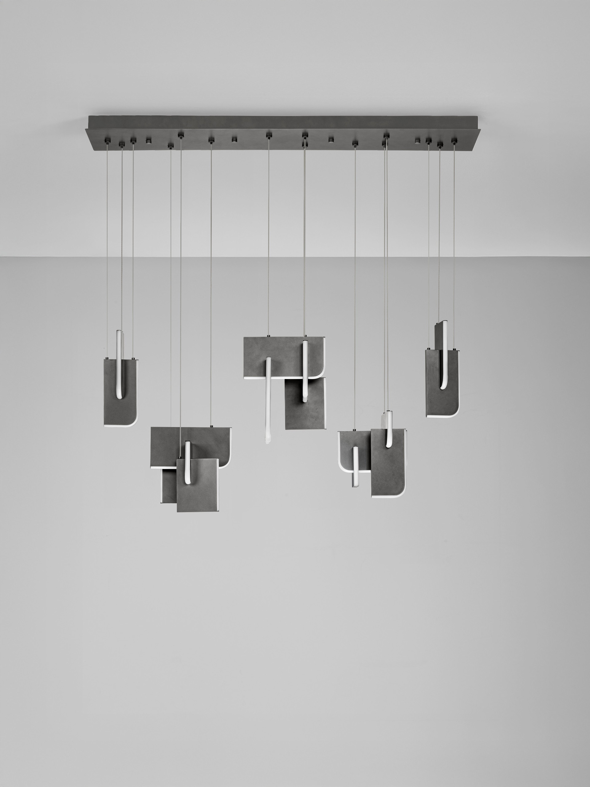TOTEM | L 120 W 25 H 150 cm | 20 W | 2700 K | 2381 lm | IP20 | Anthracite | Metal/Acrylic