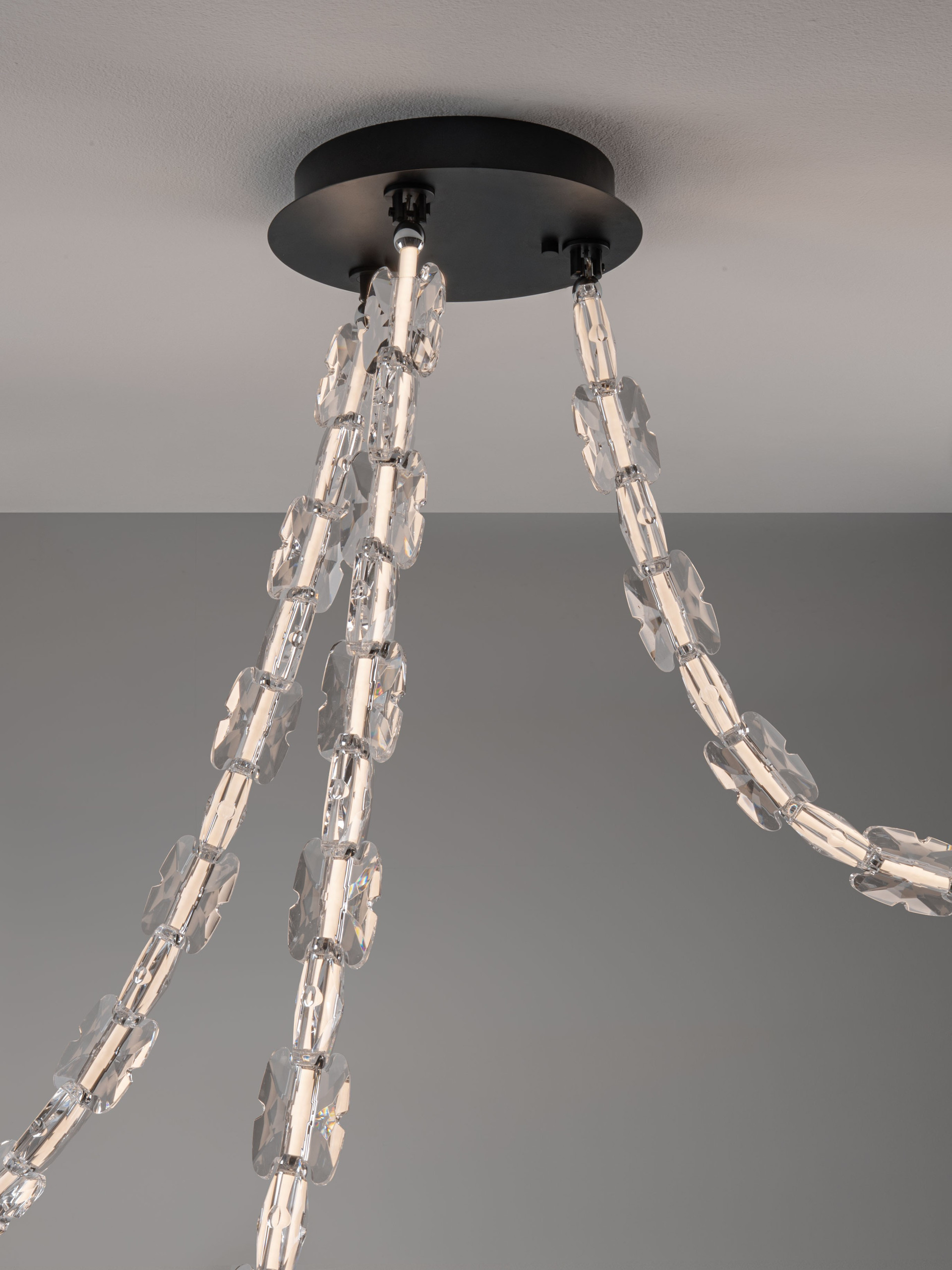 ALUME | L 315 W 209 H 136 cm | 103 W | 3000 K | 5502 lm | IP20 | Chrome/Clear | Metal/Acrylic