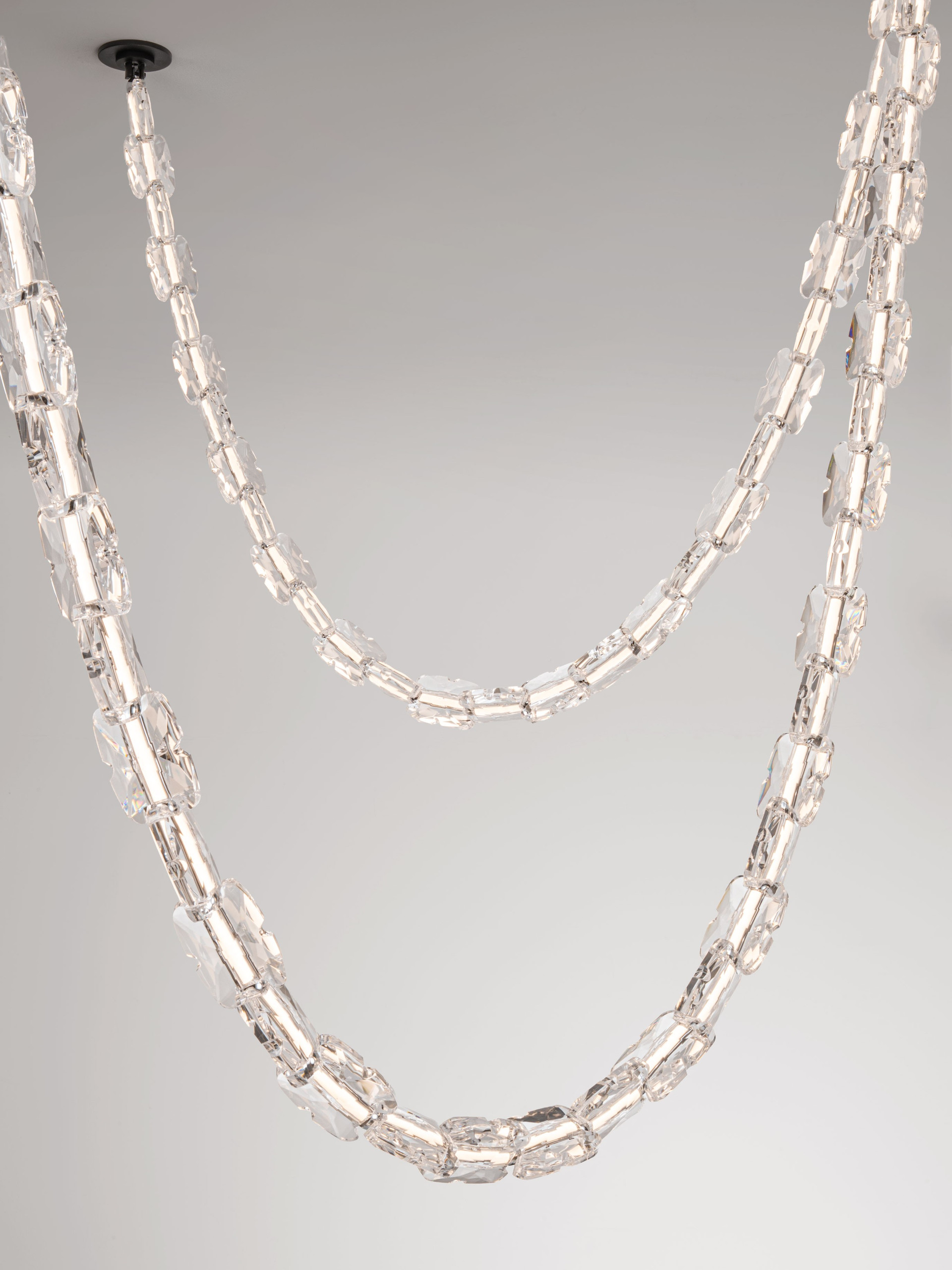 ALUME | L 315 W 209 H 136 cm | 103 W | 3000 K | 5502 lm | IP20 | Chrome/Clear | Metal/Acrylic
