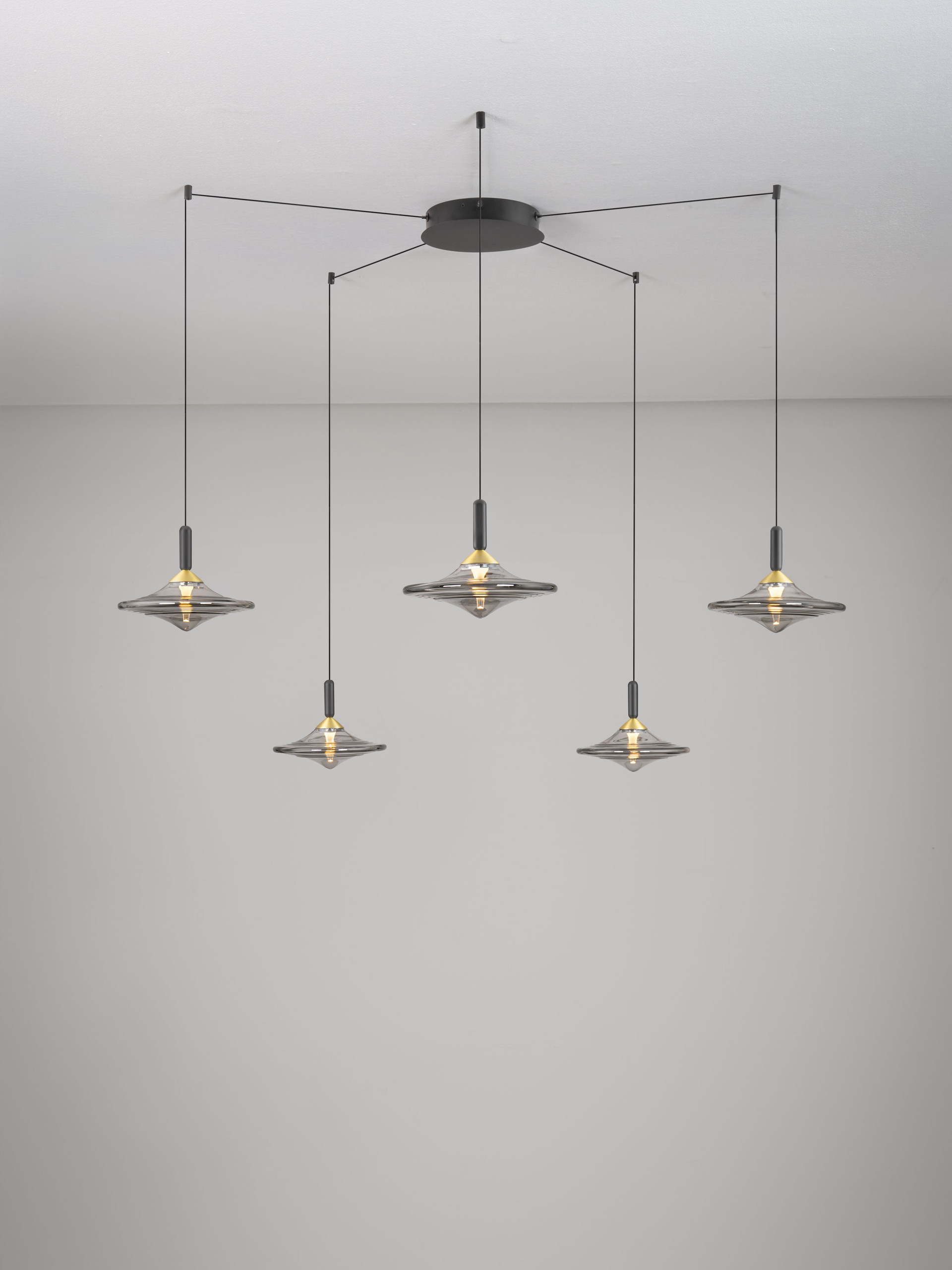 DIAZ | H 200 D 127 cm | 24 W | 3000 K | 1075 lm | IP20 | Brass Gold/Smokey | Glass/Metal