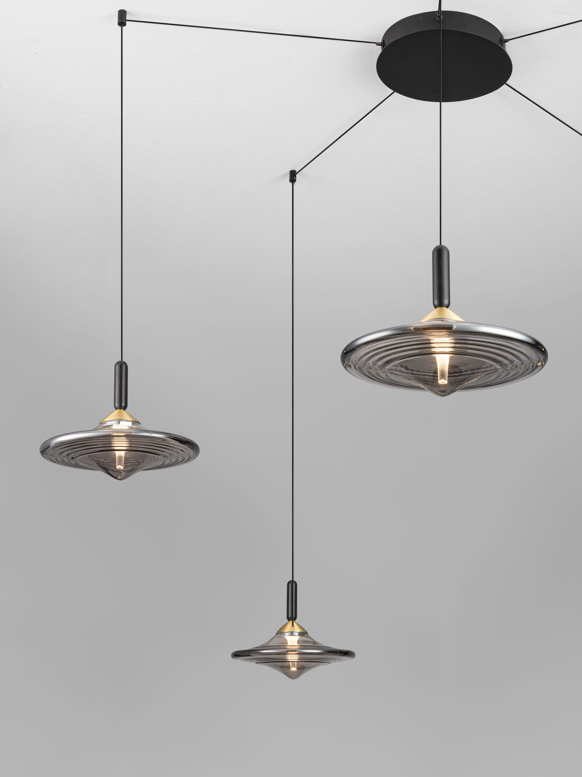 DIAZ | H 200 D 127 cm | 24 W | 3000 K | 1075 lm | IP20 | Brass Gold/Smokey | Glass/Metal