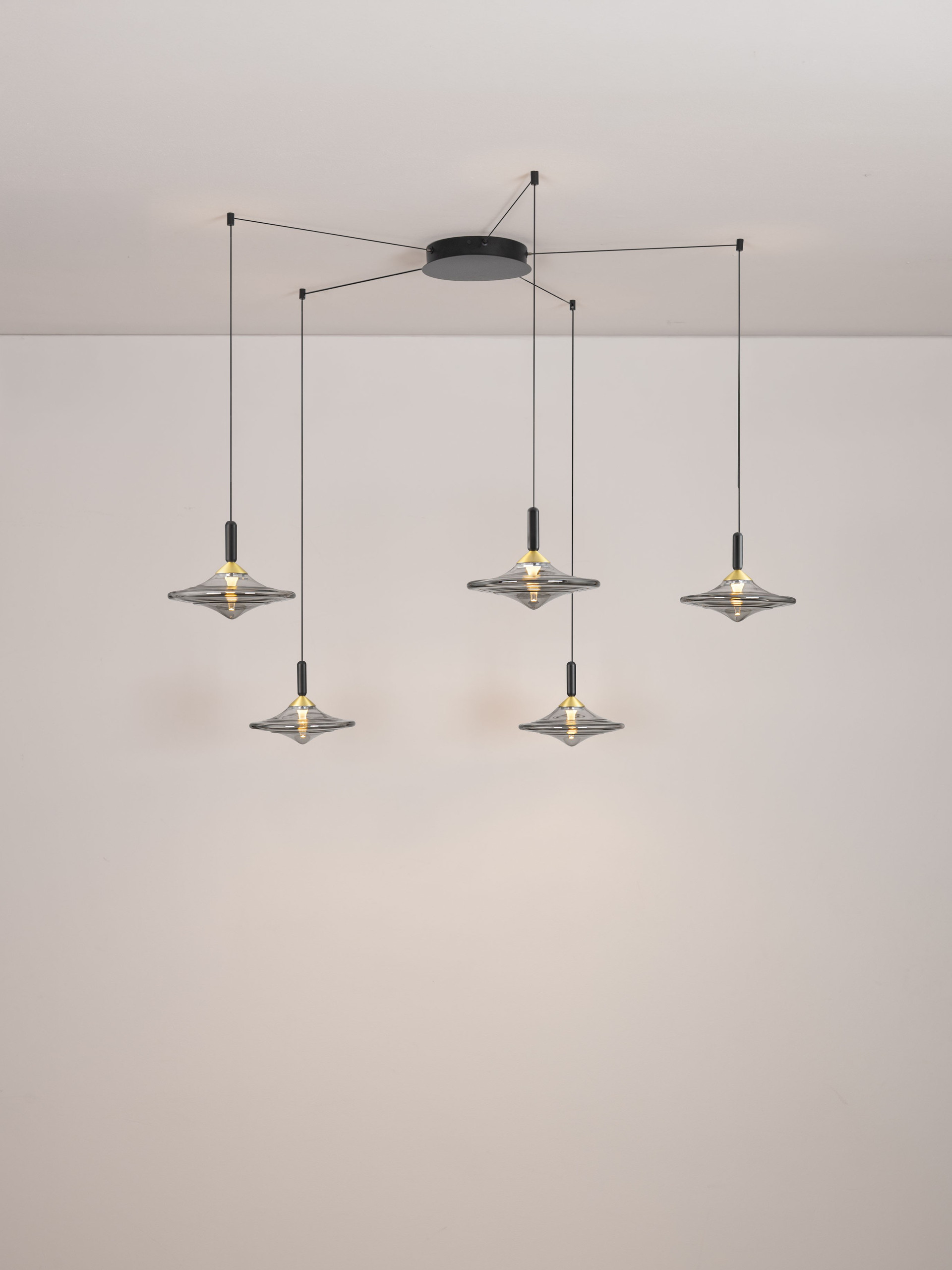 DIAZ | H 200 D 127 cm | 24 W | 3000 K | 1075 lm | IP20 | Brass Gold/Smokey | Glass/Metal