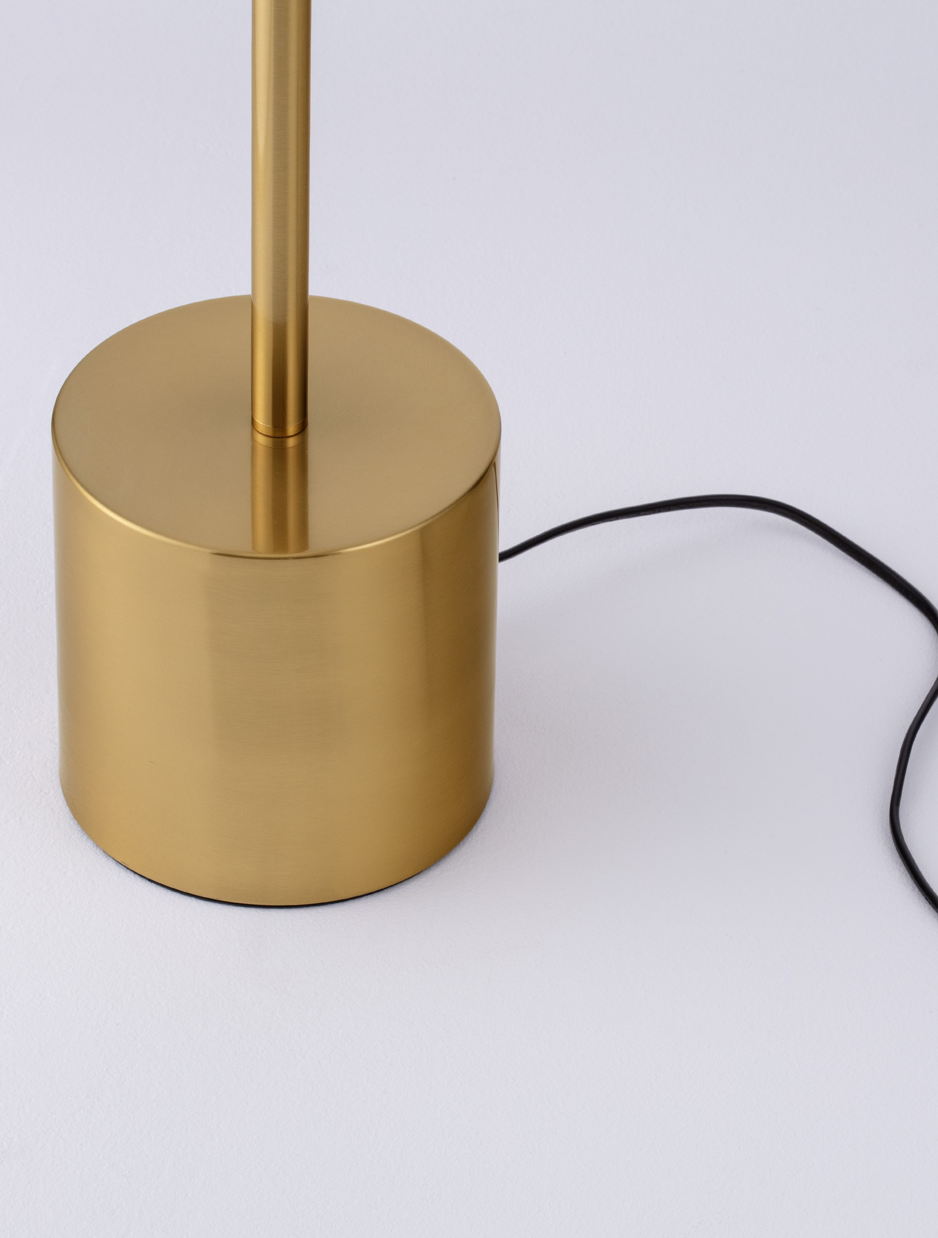 VETRO | H 136 D 40 cm | 33 W | 3000 K | 2666 lm | IP20 | Gold | Aluminum/Acrylic
