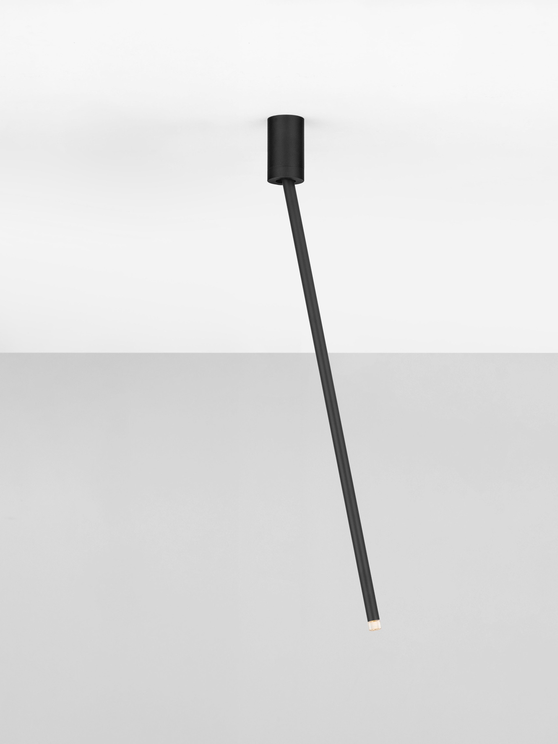 STILVI | H 70 D 5 cm | 4 W | 3000 K | 177 lm | IP20 | Black | Aluminum
