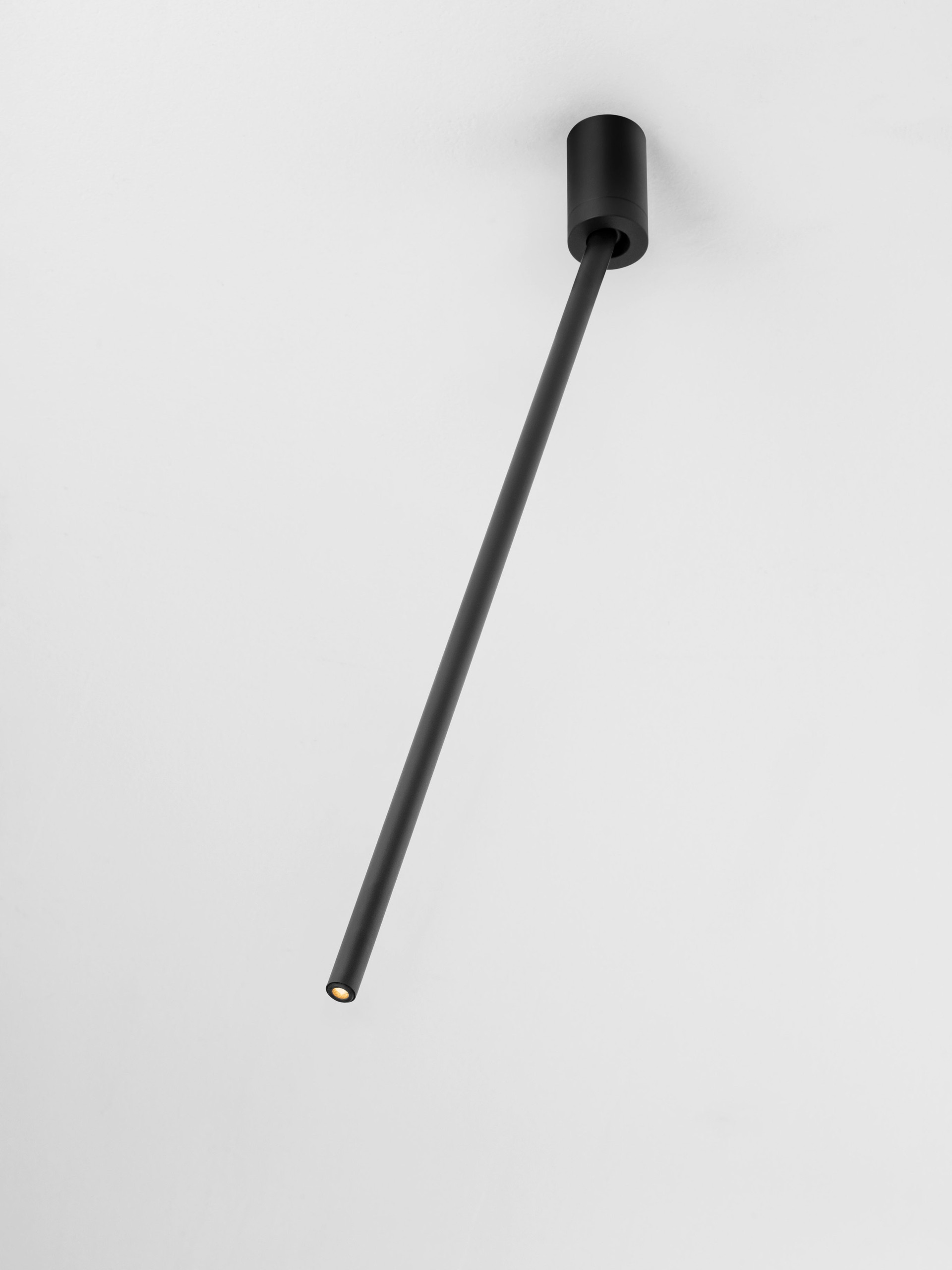 STILVI | H 70 D 5 cm | 4 W | 3000 K | 177 lm | IP20 | Black | Aluminum