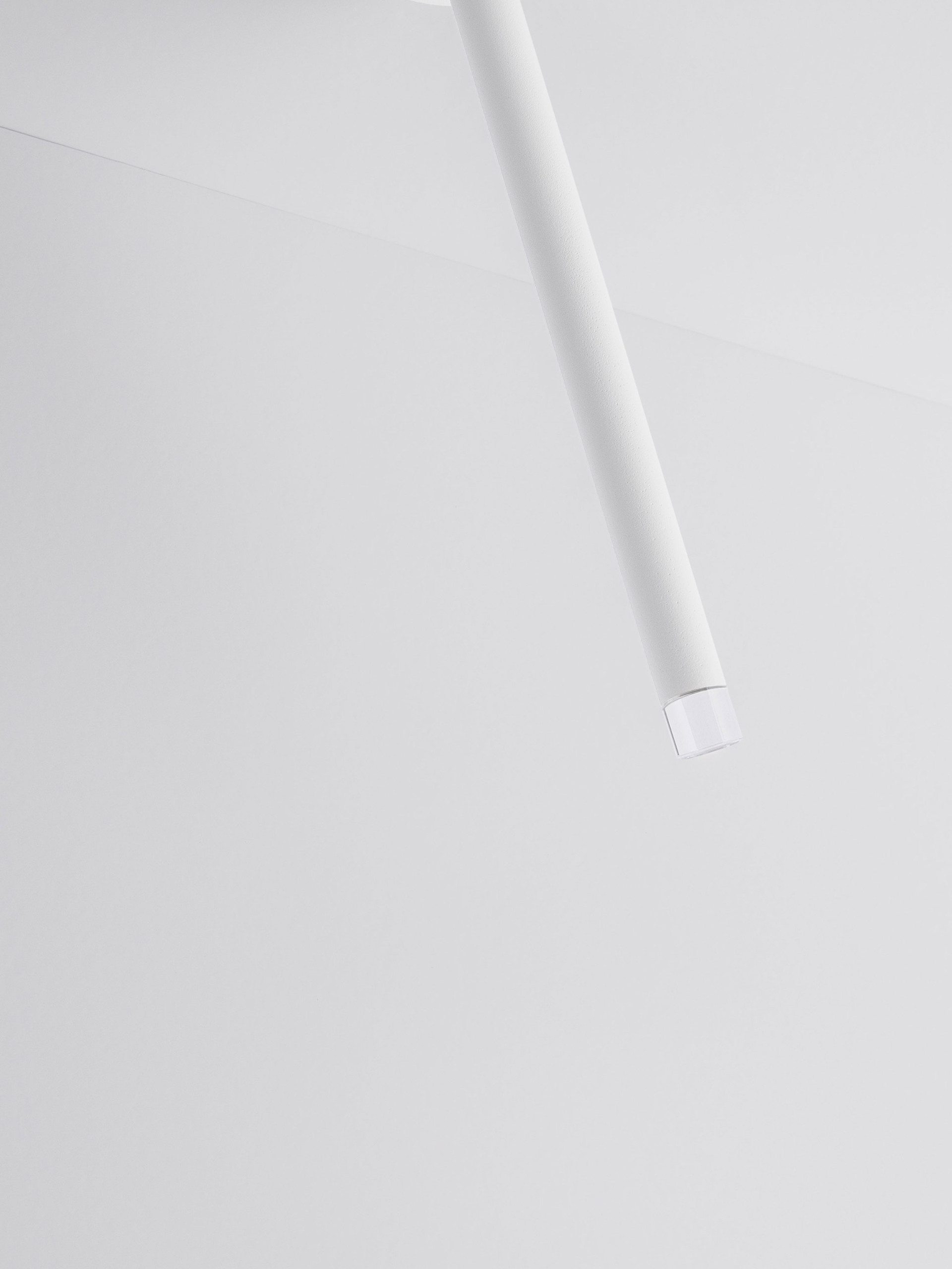 STILVI | H 64 D 5 cm | 4 W | 3000 K | 177 lm | IP20 | White | Aluminum