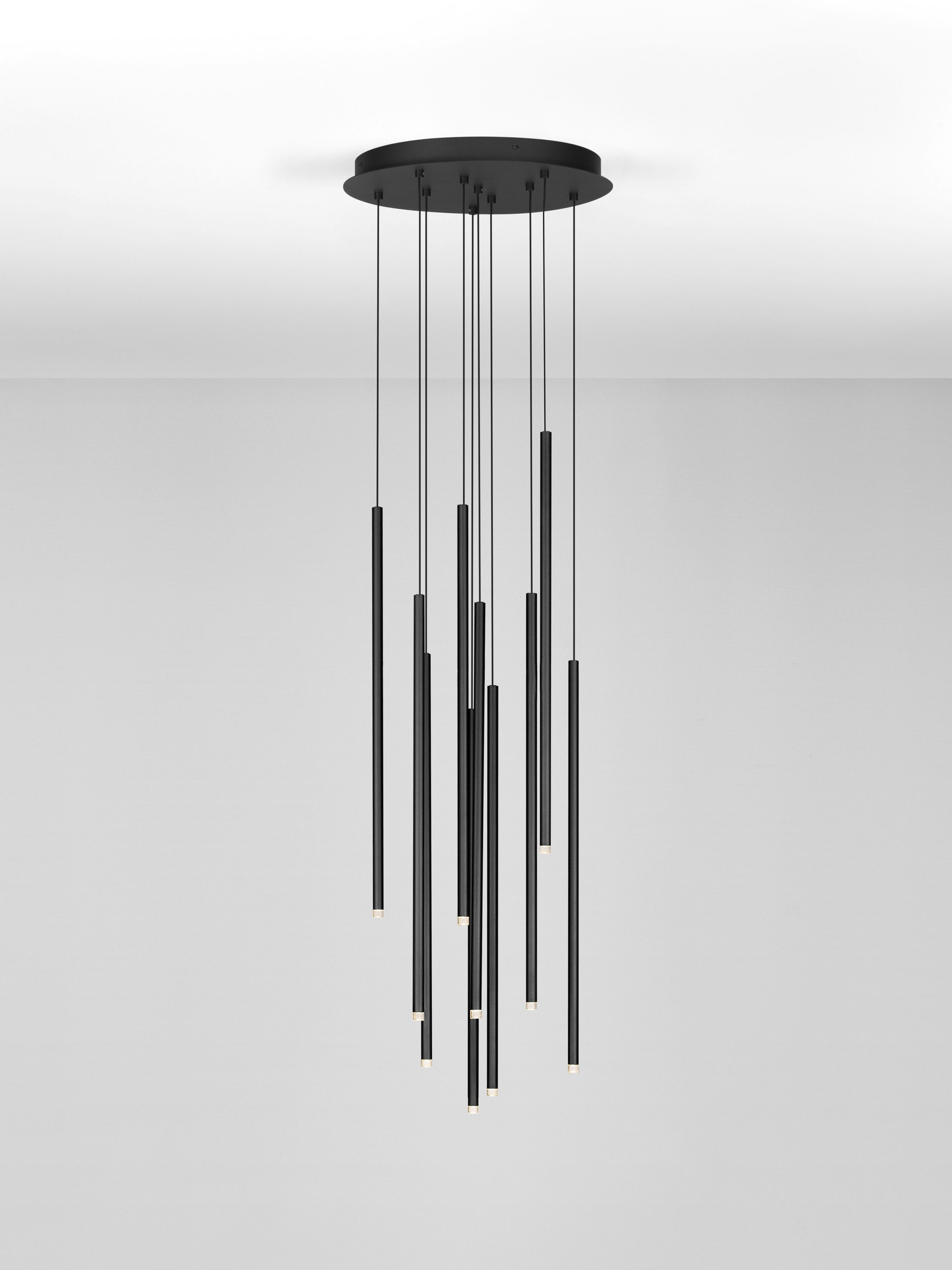 STILVI | H 150 D 40 cm | 41 W | 3000 K | 1522 lm | IP20 | Black | Aluminum