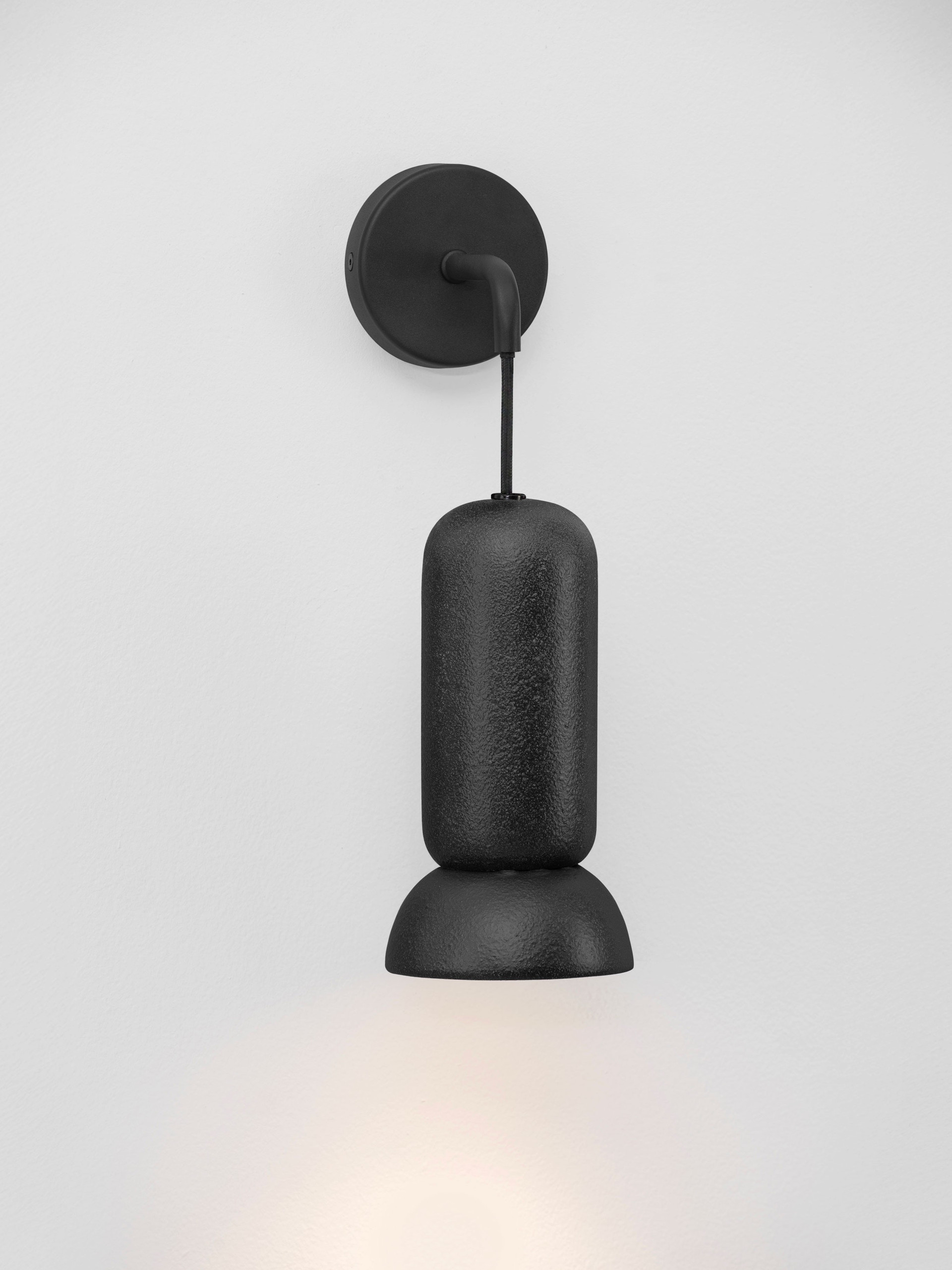 PARLO | W 15 H 36 D 11 cm | 10 W | IP20 | Black | Steel/Ceramic