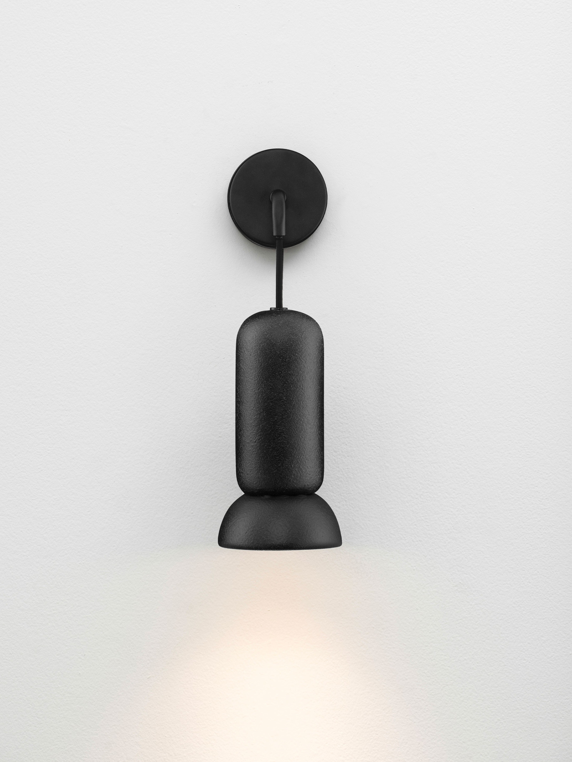 PARLO | W 15 H 36 D 11 cm | 10 W | IP20 | Black | Steel/Ceramic