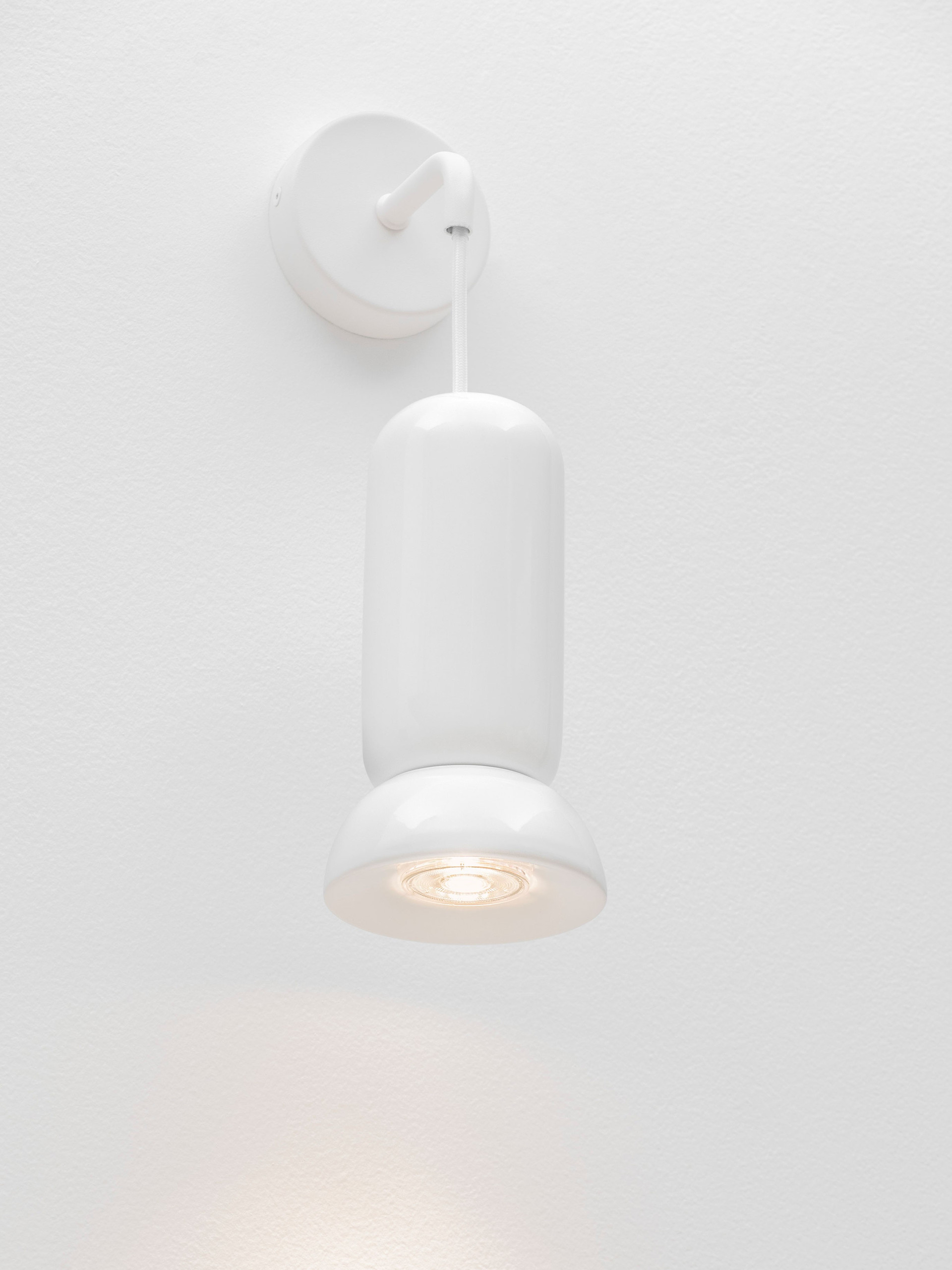 PARLO | W 15 H 36 D 11 cm | 10 W | IP20 | White | Steel/Ceramic