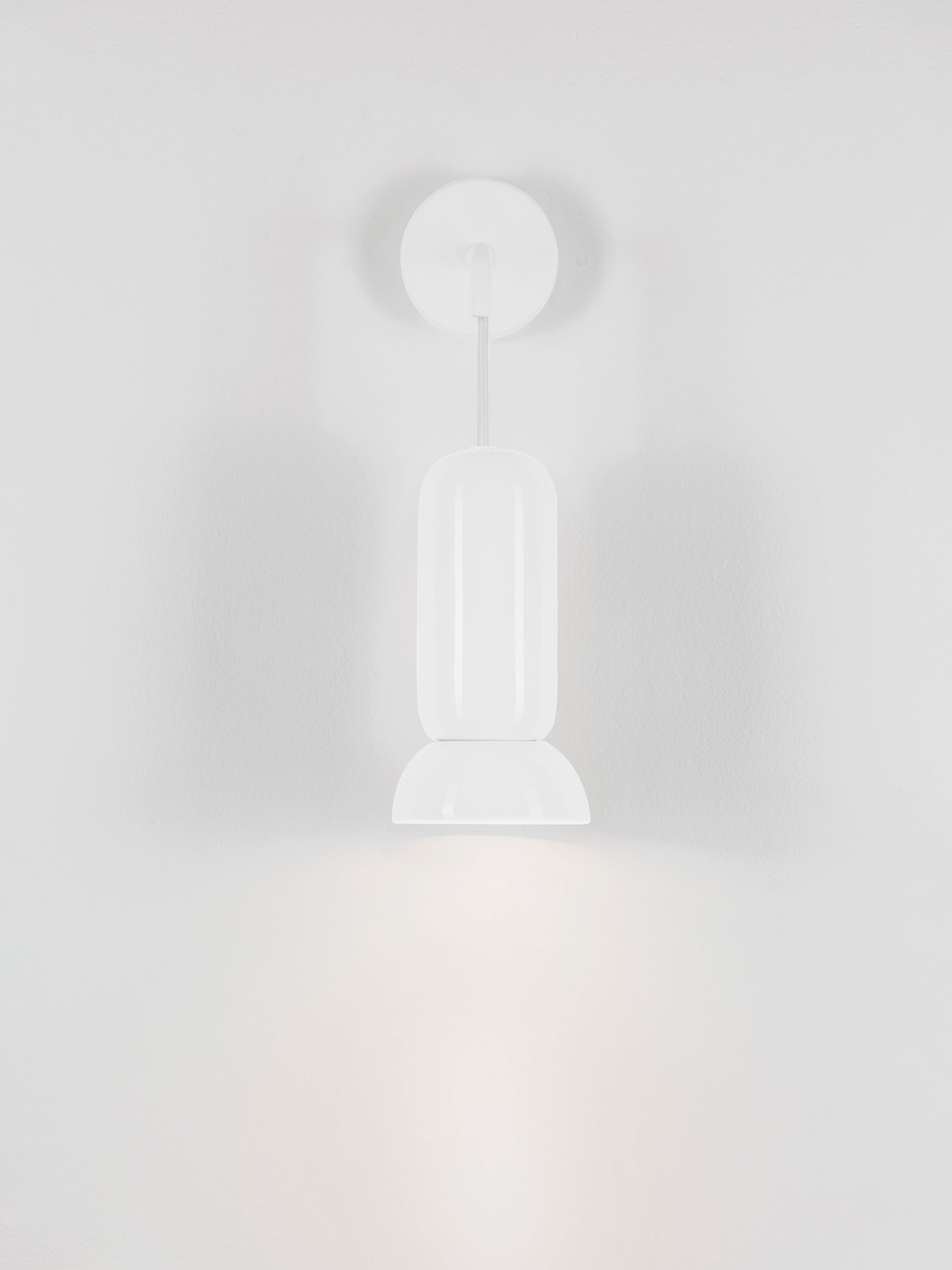 PARLO | W 15 H 36 D 11 cm | 10 W | IP20 | White | Steel/Ceramic