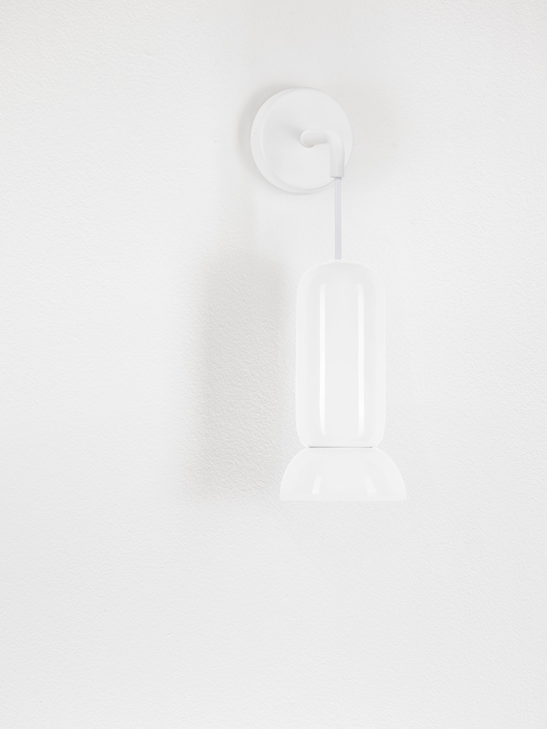 PARLO | W 15 H 36 D 11 cm | 10 W | IP20 | White | Steel/Ceramic