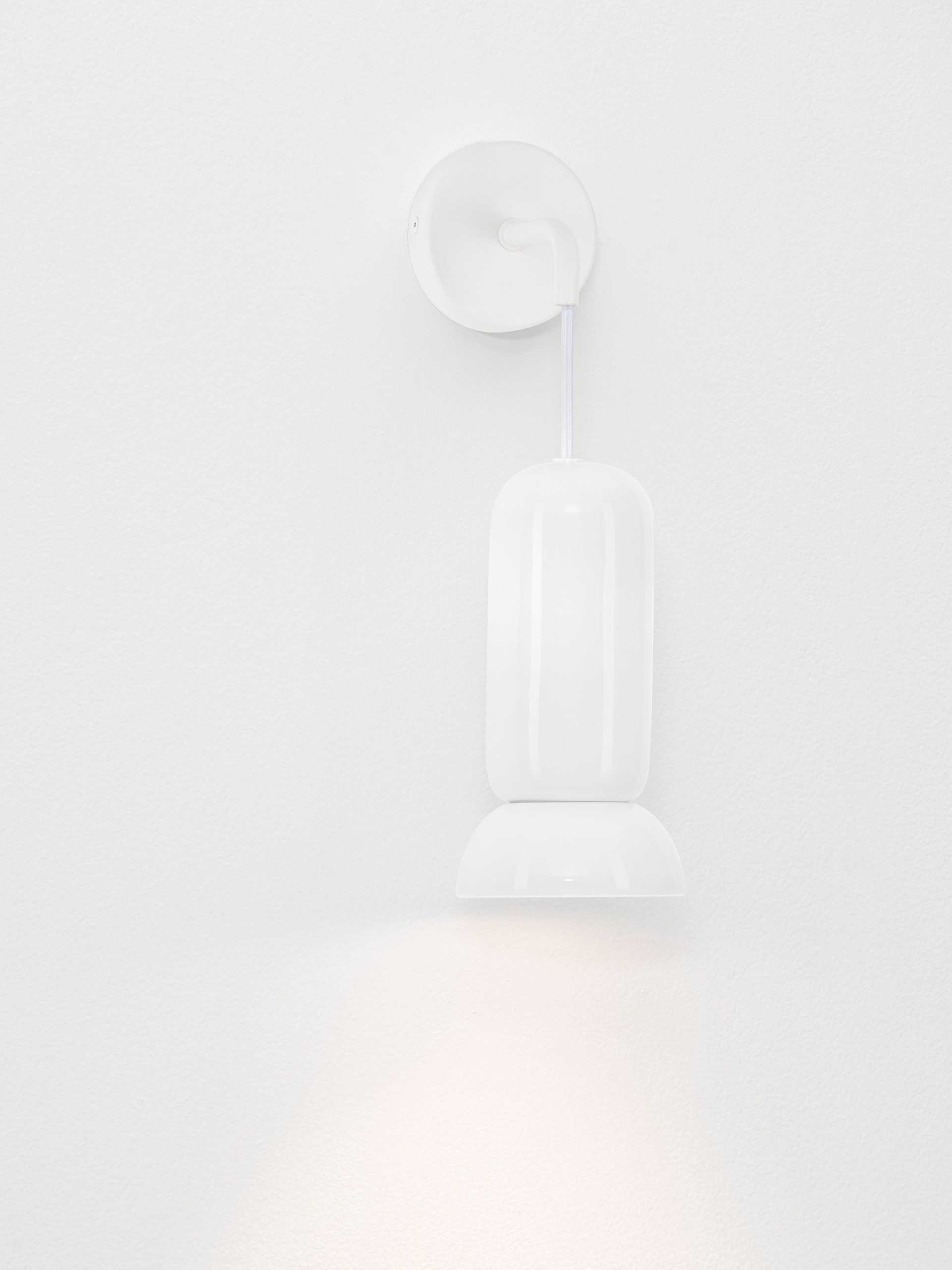 PARLO | W 15 H 36 D 11 cm | 10 W | IP20 | White | Steel/Ceramic