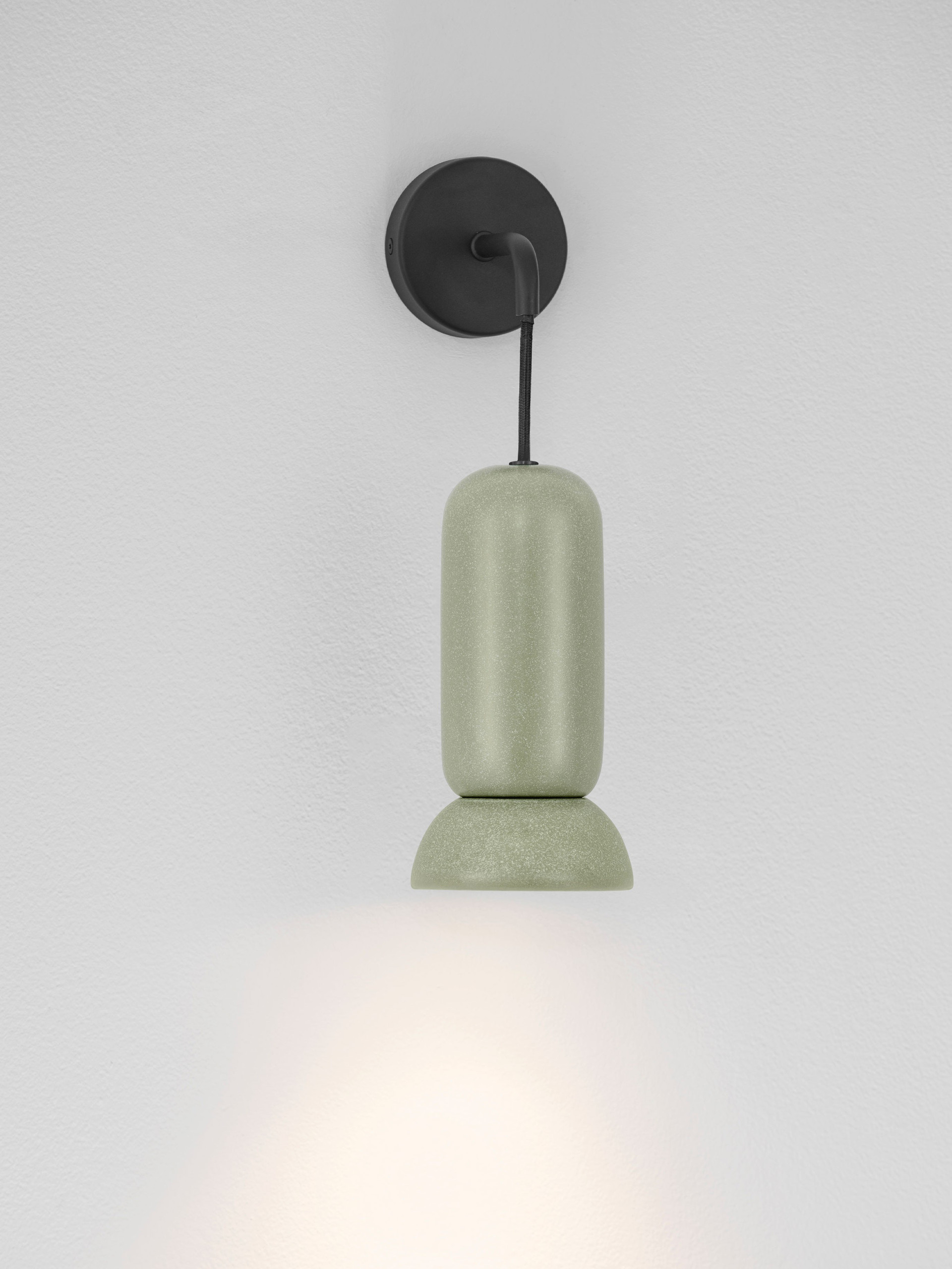 PARLO | W 15 H 36 D 11 cm | 10 W | IP20 | Grün | Stahl/Keramik