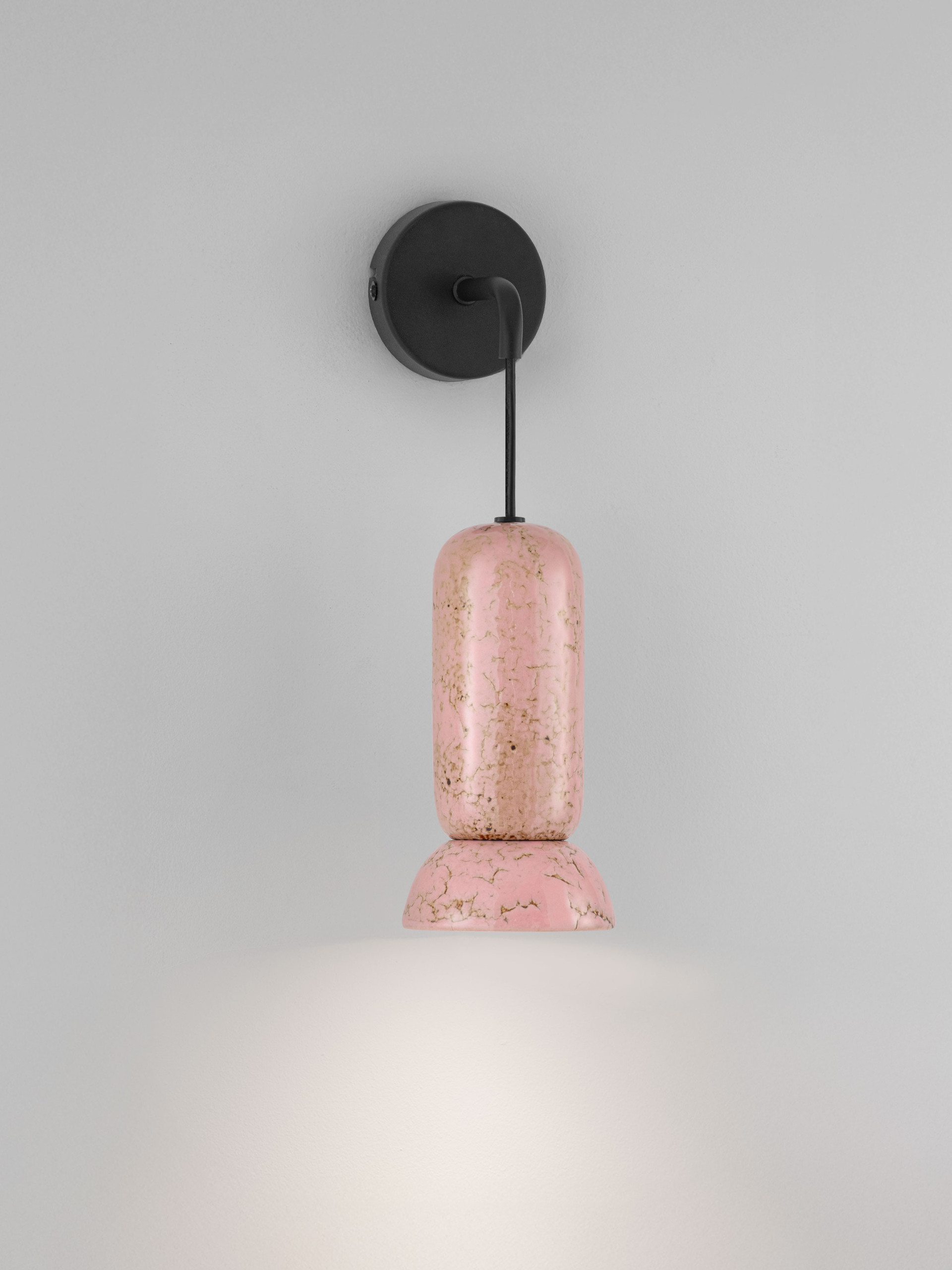 PARLO | W 15 H 36 D 11 cm | 10 W | IP20 | Pink | Steel/Ceramic