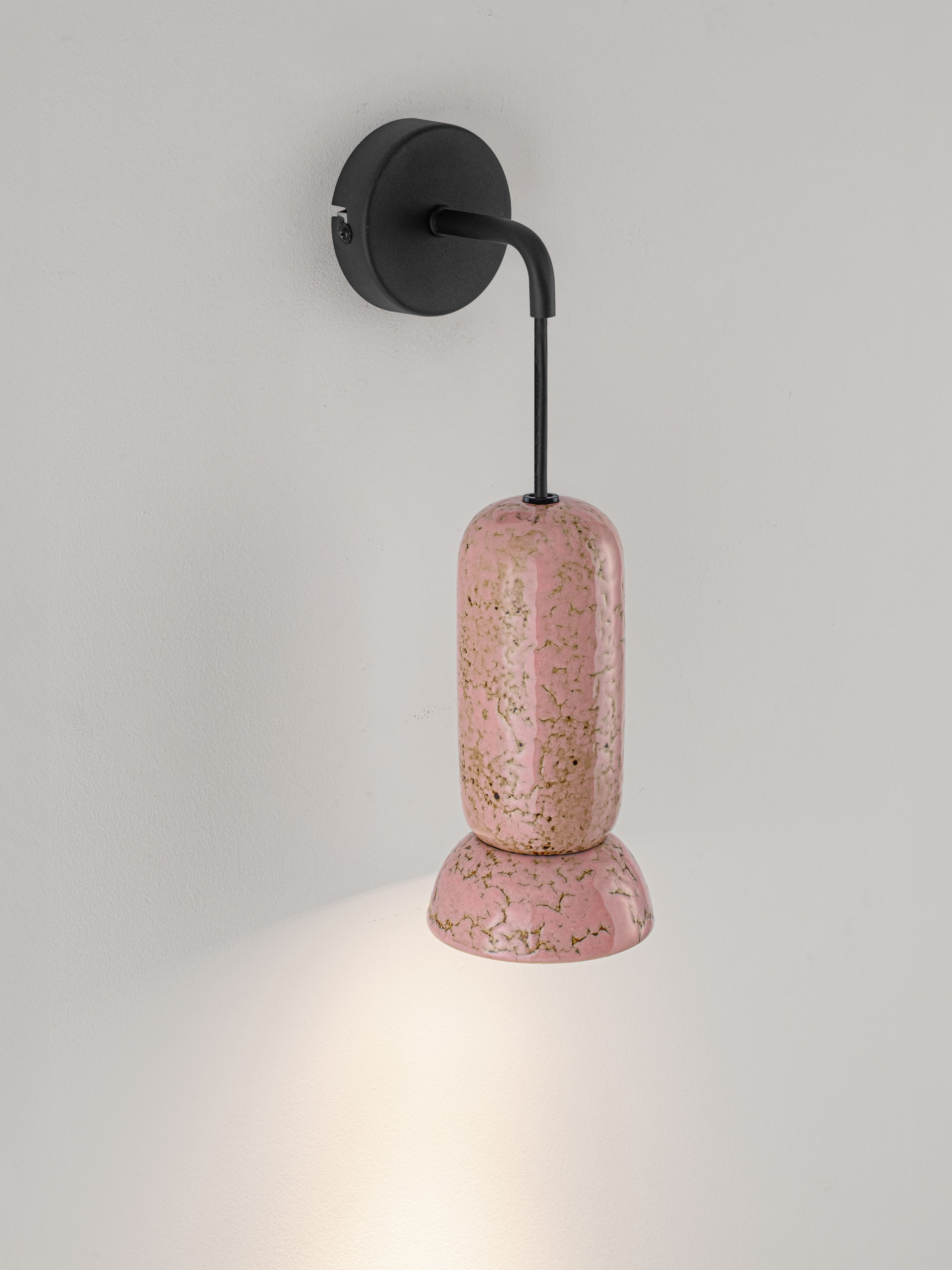 PARLO | W 15 H 36 D 11 cm | 10 W | IP20 | Pink | Steel/Ceramic