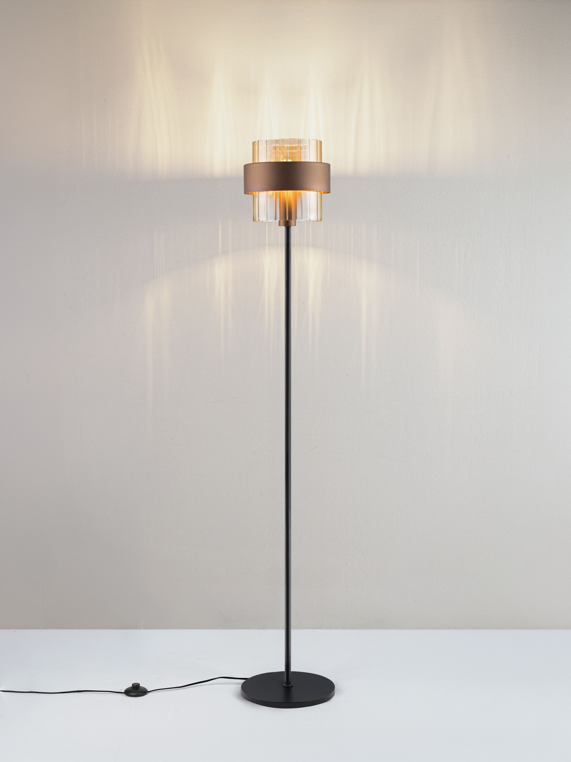 SERENA | H 163 D 28 cm | 12 W | IP20 | Amber/Coffee | Glass/Metal
