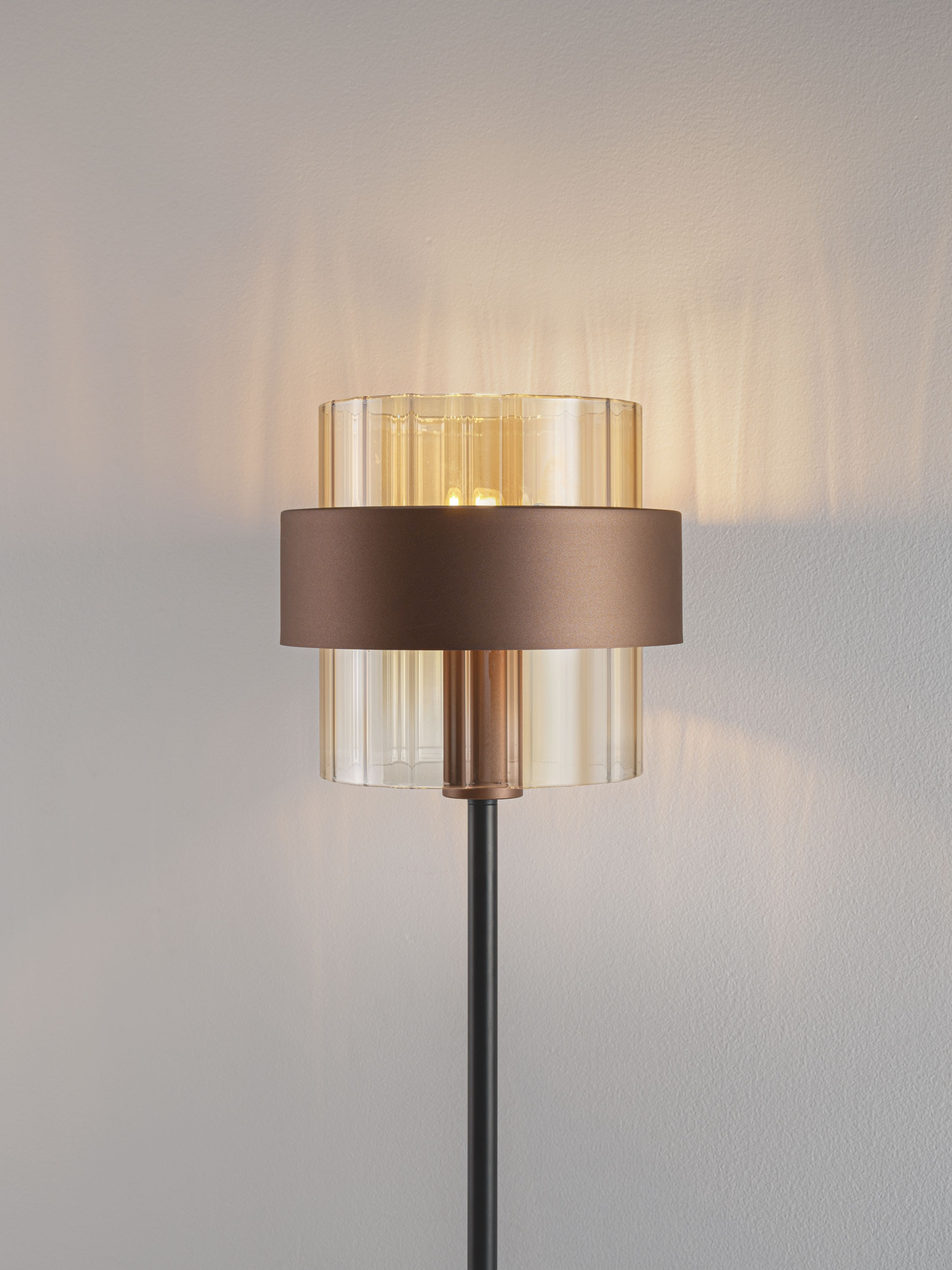 SERENA | H 163 D 28 cm | 12 W | IP20 | Amber/Coffee | Glass/Metal