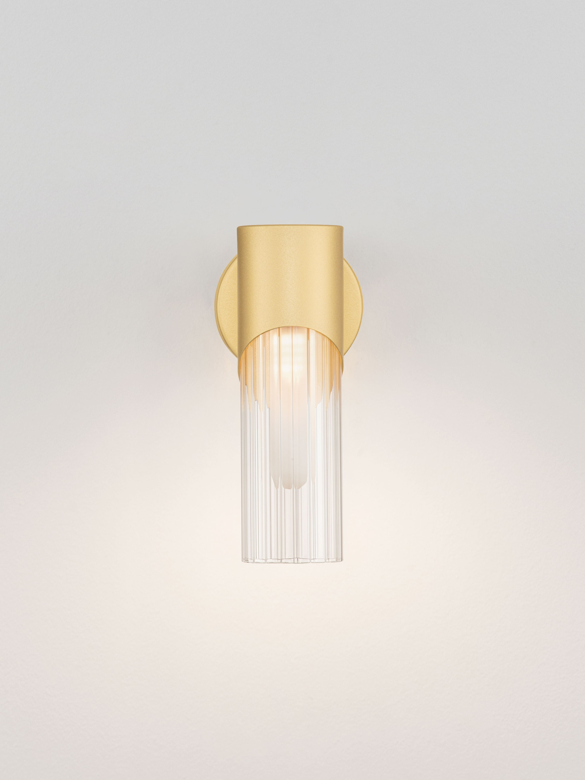MODESTO | W 14.5 H 19 D 6 cm | 5 W | IP20 | Black/Gold | Glass/Metal