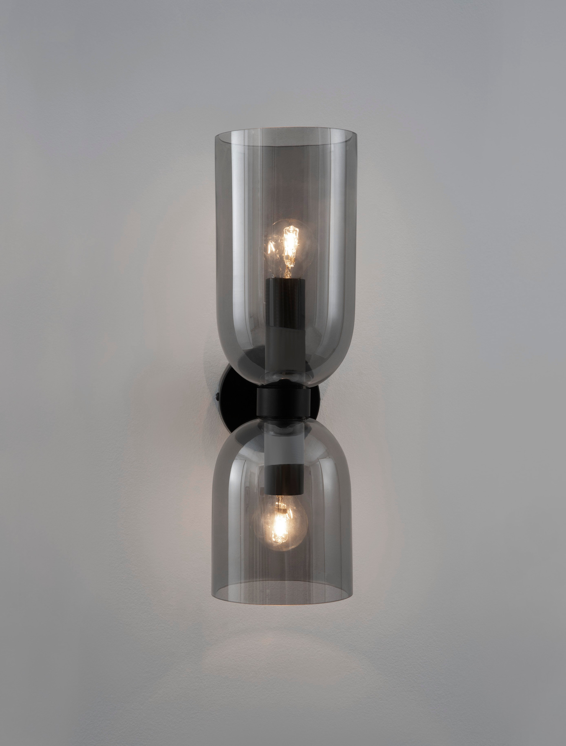 PALMER | W 16.5 H 37.5 D 11.5 cm | 10 W | IP20 | Black | Glass/Metal