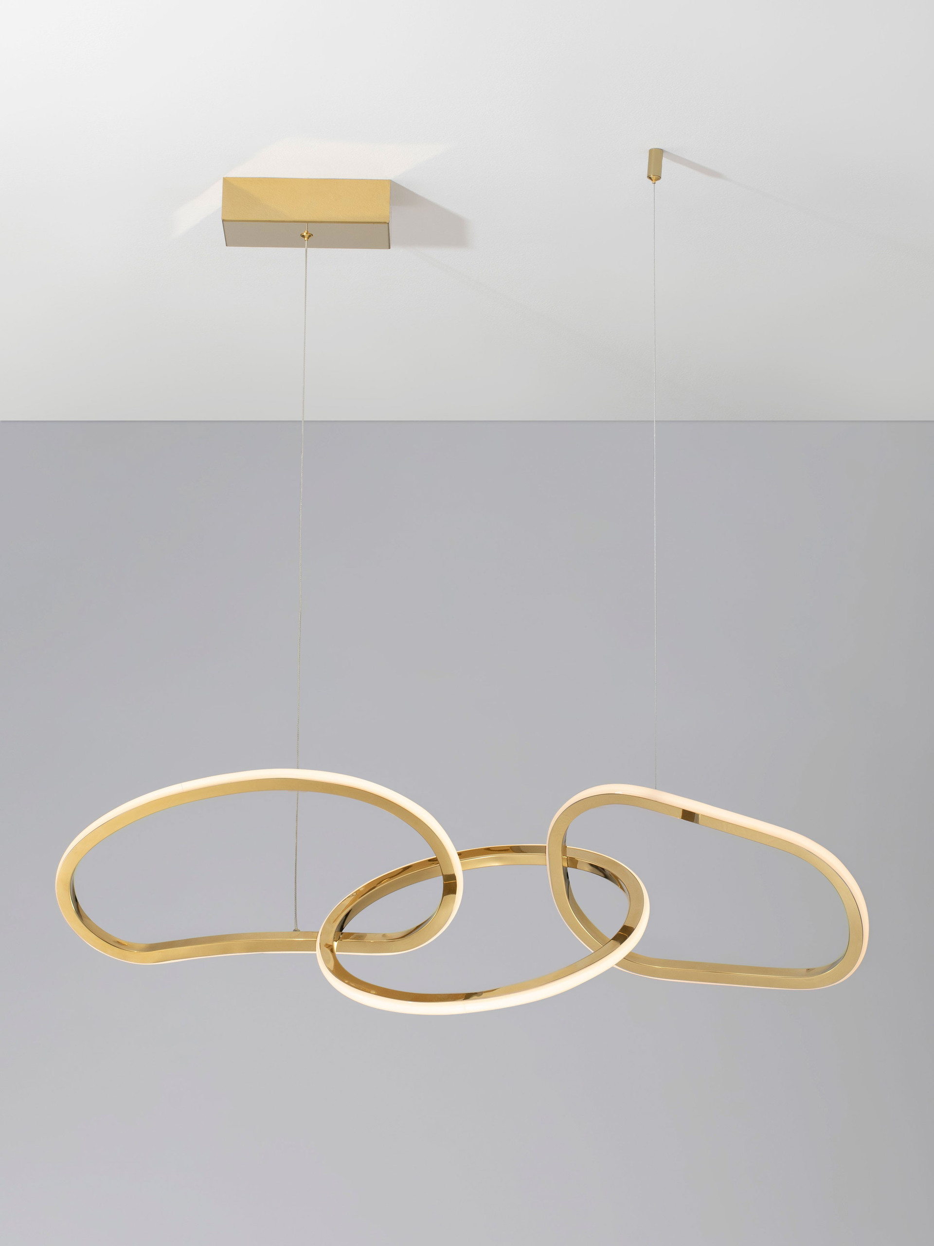 GIRISH | L 82 W 23 H 120 cm | 41 W | 3000 K | 2400 lm | IP20 | Gold | Aluminum/Acrylic/Stainless Steel