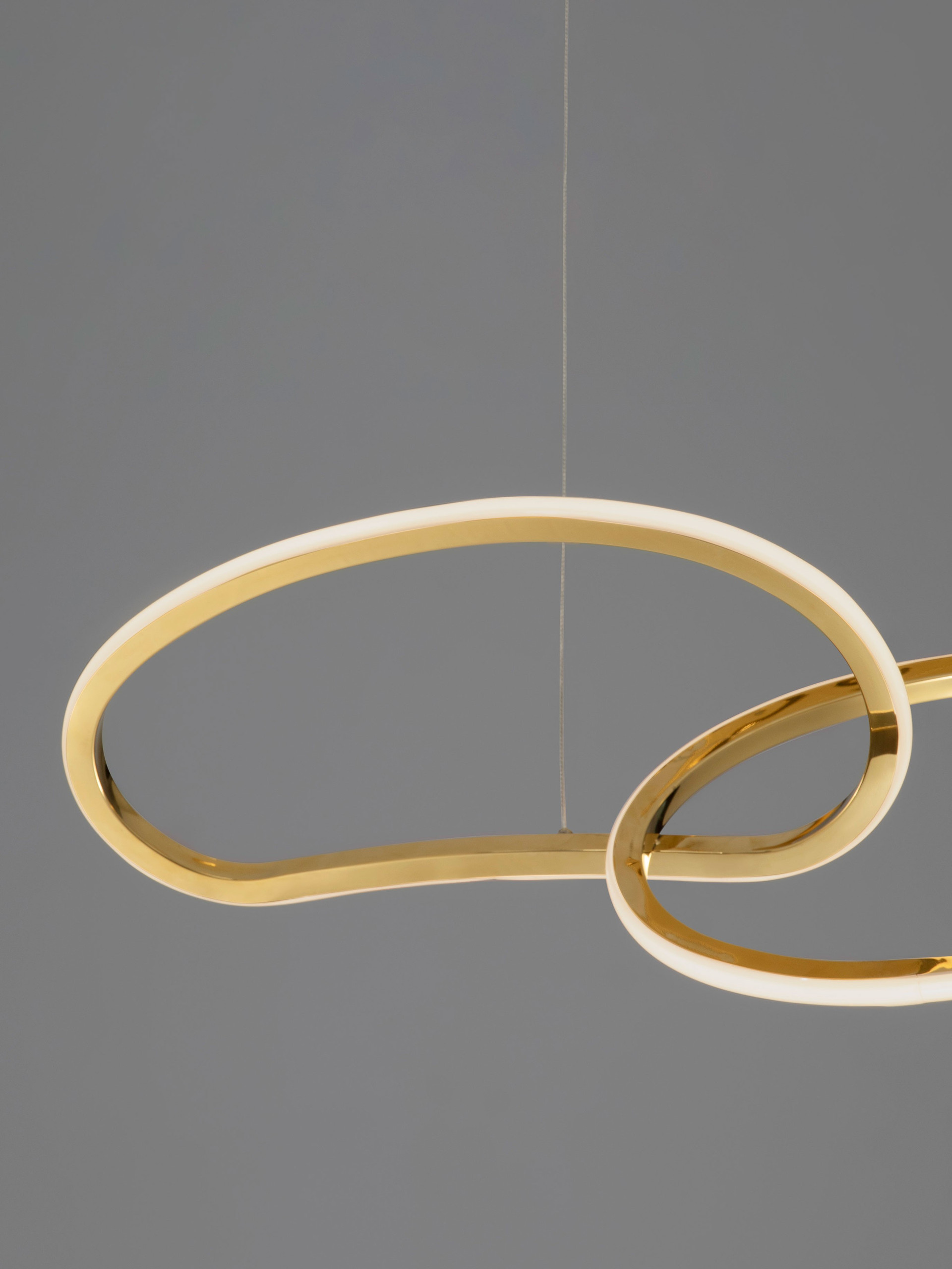 GIRISH | L 82 W 23 H 120 cm | 41 W | 3000 K | 2400 lm | IP20 | Gold | Aluminum/Acrylic/Stainless Steel