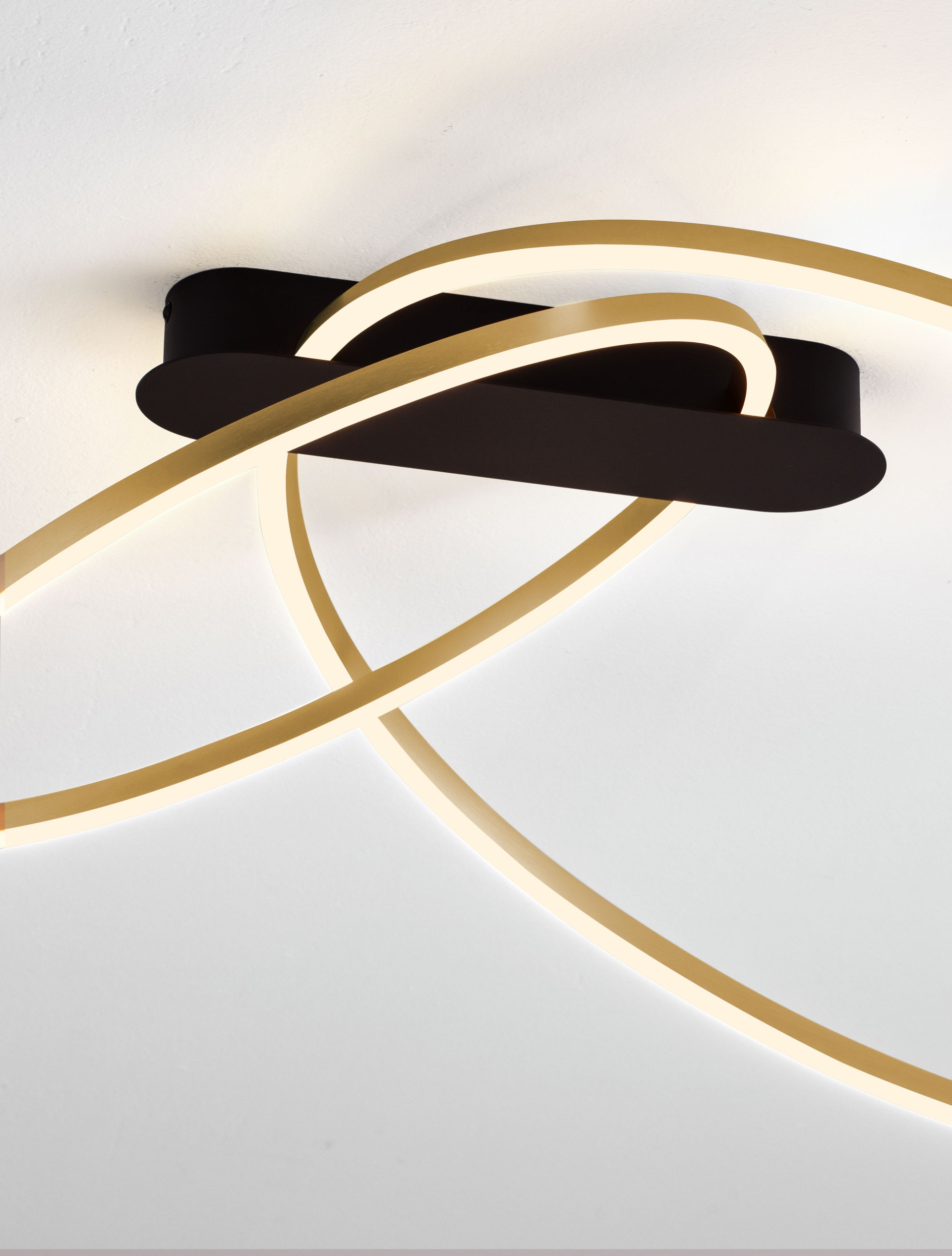 KIKLOS | L 72 W 59 H 30 cm | 42 W | 3000 K | 1923 lm | IP20 | Gold | Steel/Aluminum/Acrylic