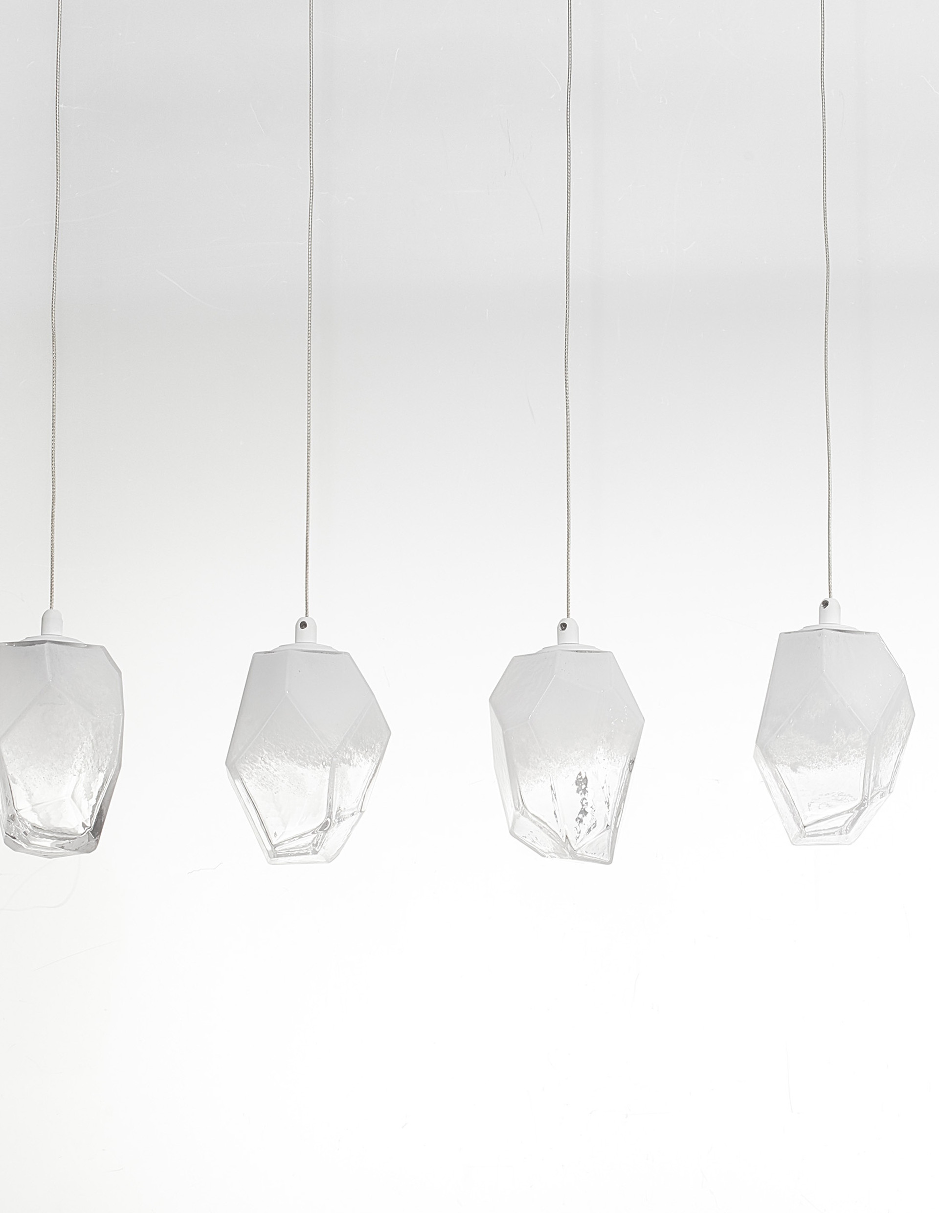 ICE | L 84 W 12 H 180 cm | 25 W | IP20 | White | Glass/Metal