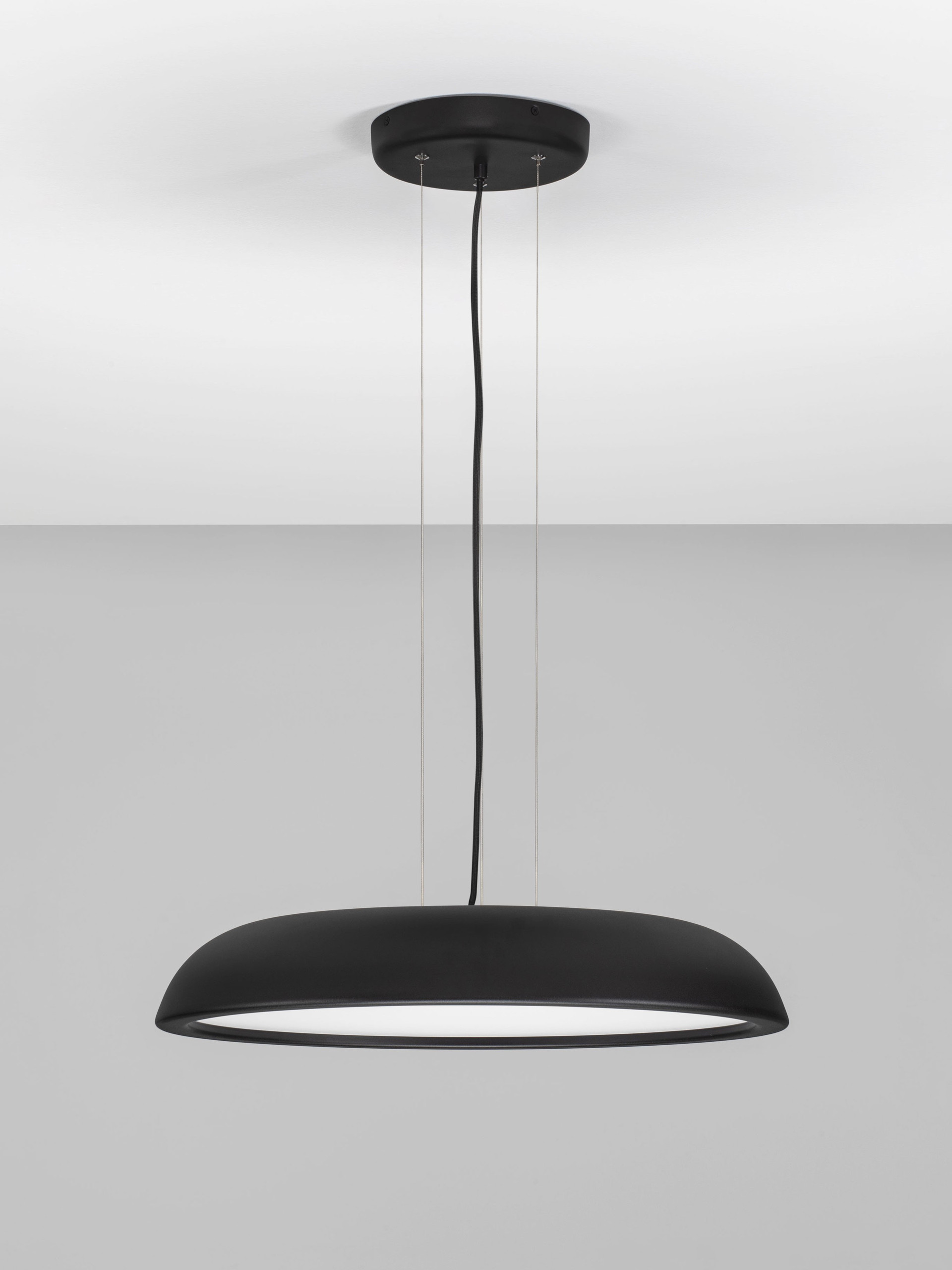 FELICIA | H 125 D 60 cm | 44 W | 3000 K | 3051 lm | IP20 | Black | Steel/Aluminum/Acrylic