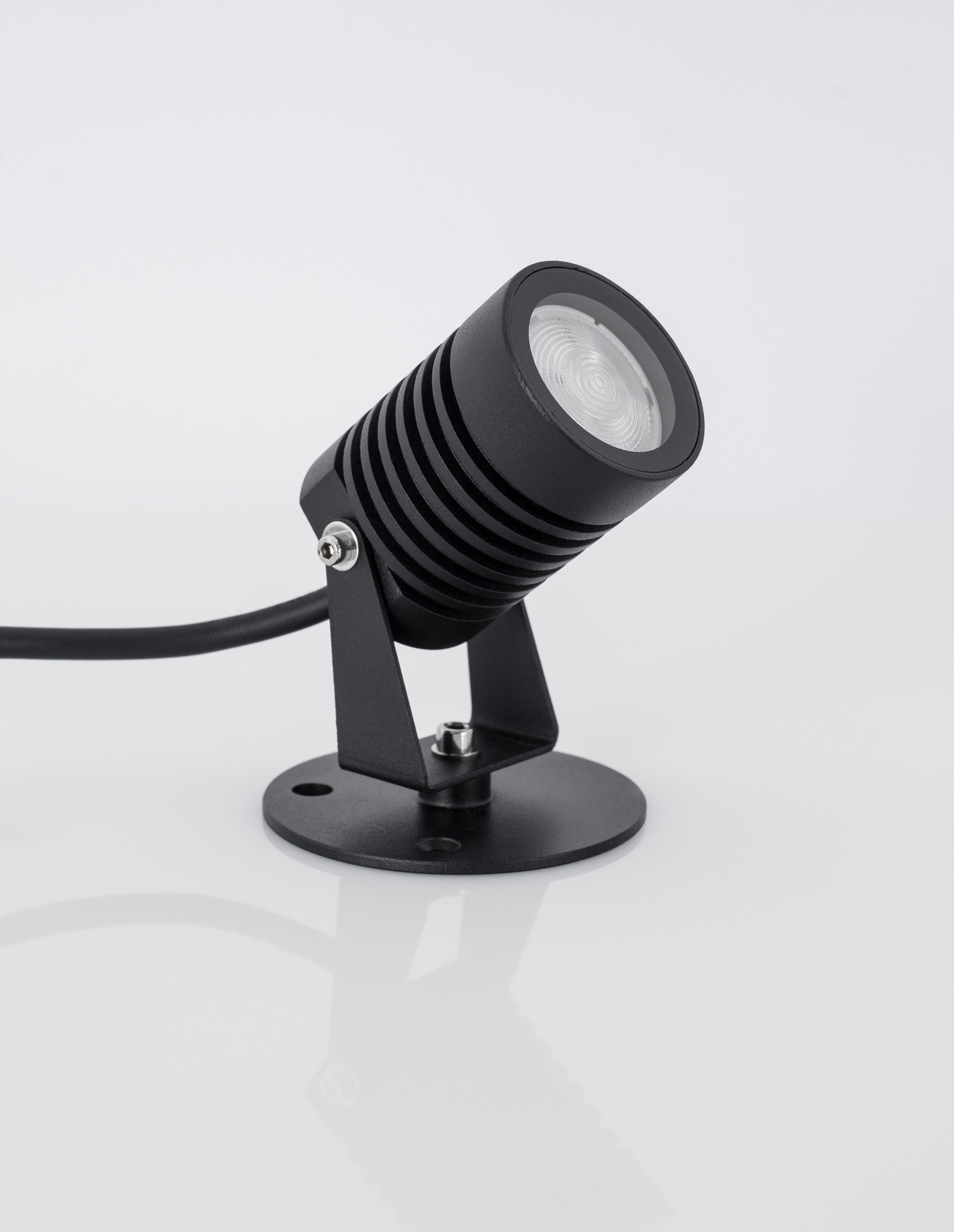 FEND | W 5 H 12 D 7 cm | 5 W | 3000 K | 378 lm | IP65 | Black | Aluminum