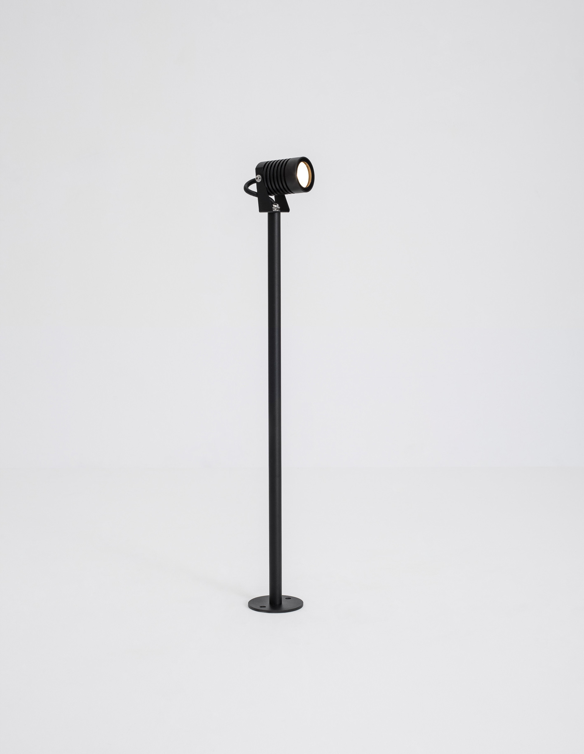 FEND | W 9 H 64 D 5 cm | 5 W | 3000 K | 378 lm | IP65 | Black | Aluminum