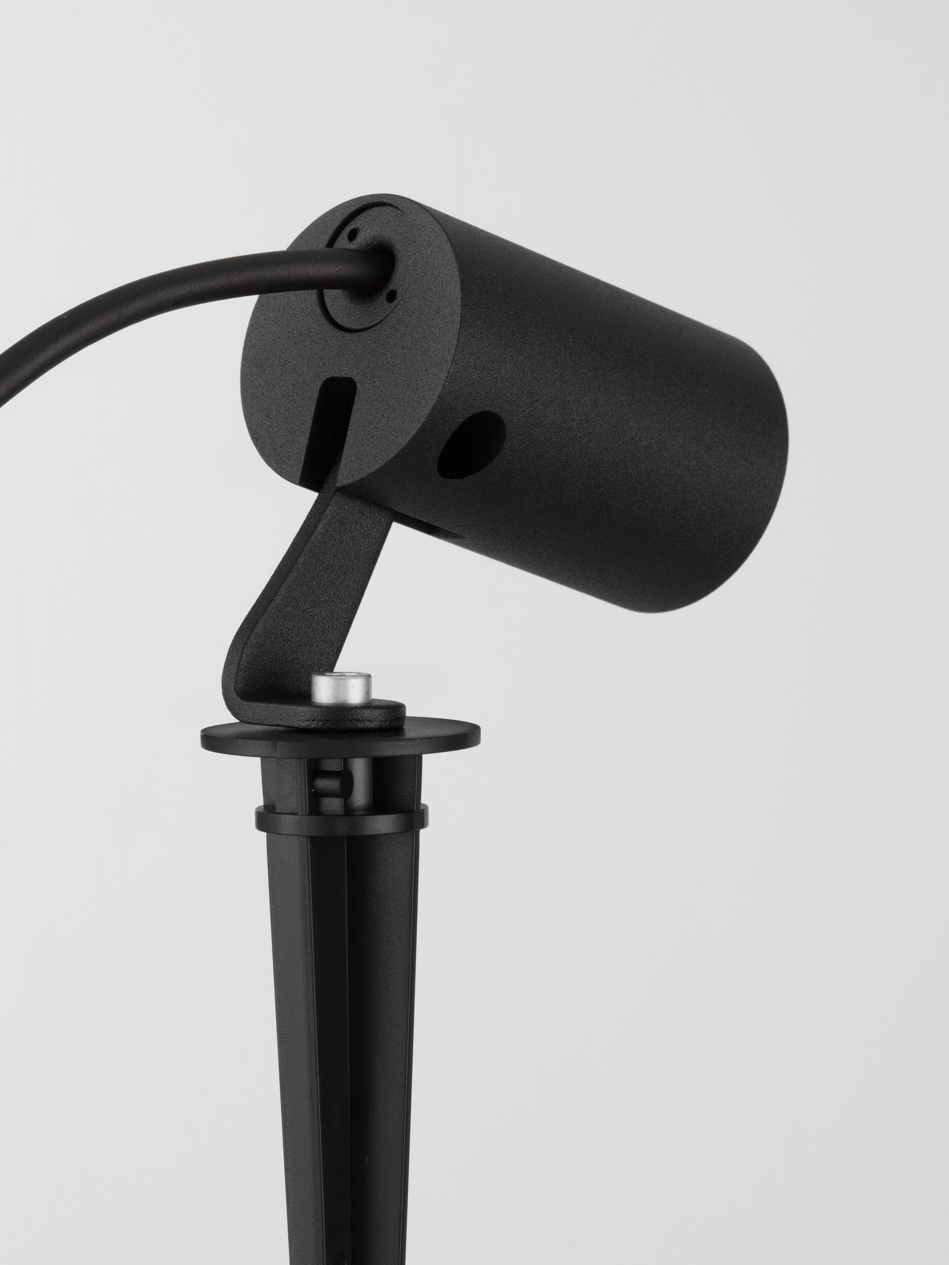 GLIN | W 6.5 H 25 D 4 cm | 3 W | 3000 K | 82 lm | IP65 | Black | Aluminum