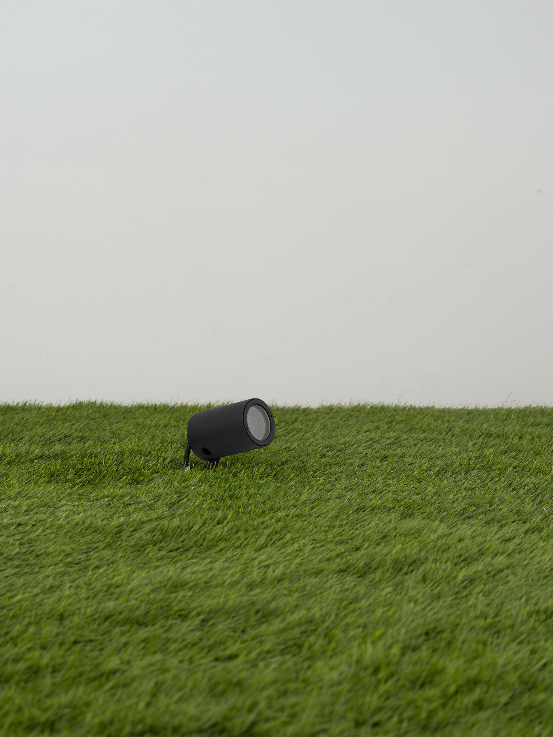 GLIN | W 7.5 H 26.5 D 5 cm | 7 W | 3000 K | 243 lm | IP65 | Black | Aluminum