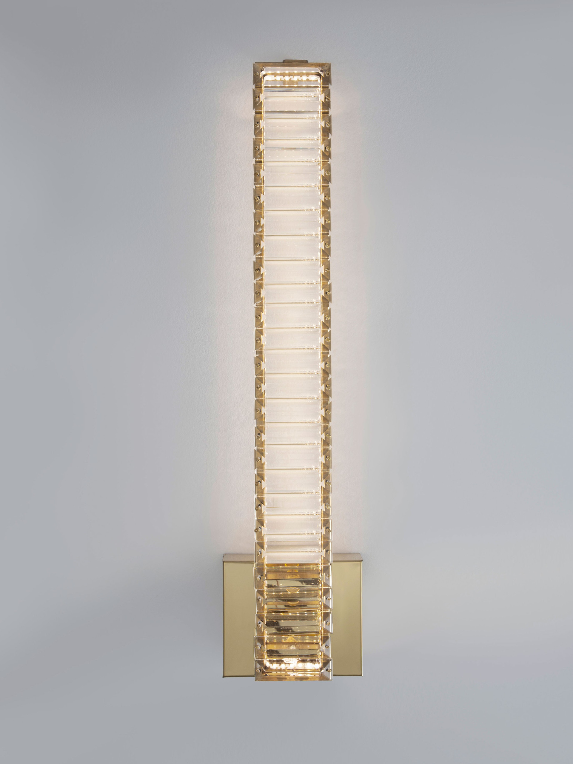 AURELIA | L 14 W 4 H 60 cm | 19 W | 3500 K | 950 lm | IP20 | Gold | Metal/Crystal