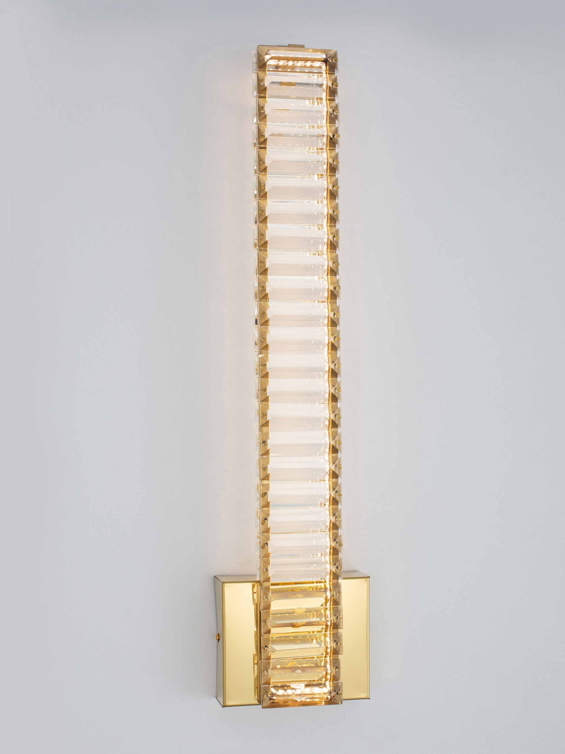 AURELIA | L 14 W 4 H 60 cm | 19 W | 3500 K | 950 lm | IP20 | Gold | Metal/Crystal