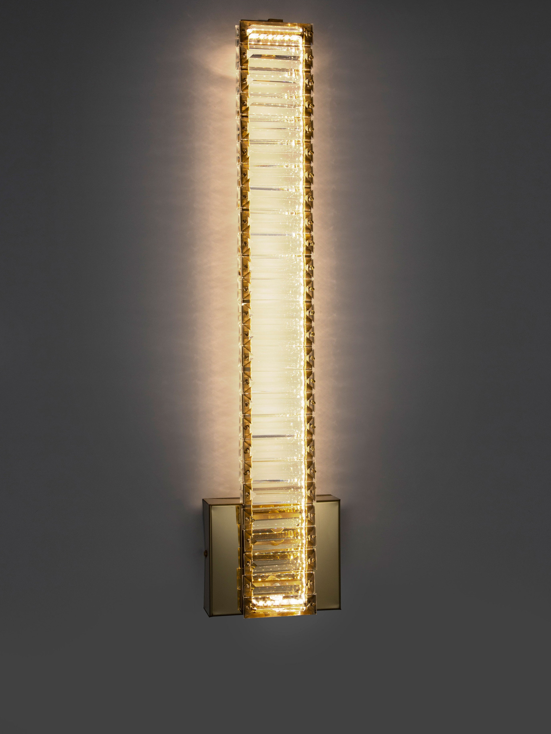 AURELIA | L 14 W 4 H 60 cm | 19 W | 3500 K | 950 lm | IP20 | Gold | Metal/Crystal