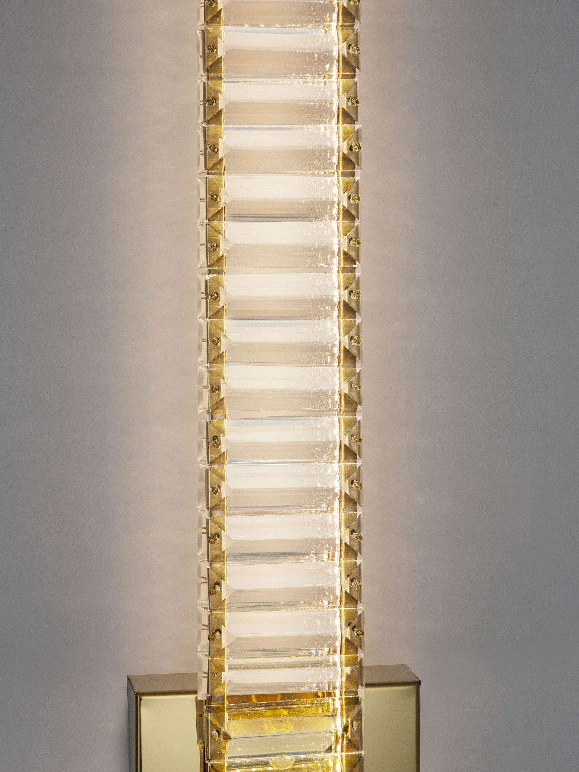 AURELIA | L 14 W 4 H 60 cm | 19 W | 3500 K | 950 lm | IP20 | Gold | Metal/Crystal