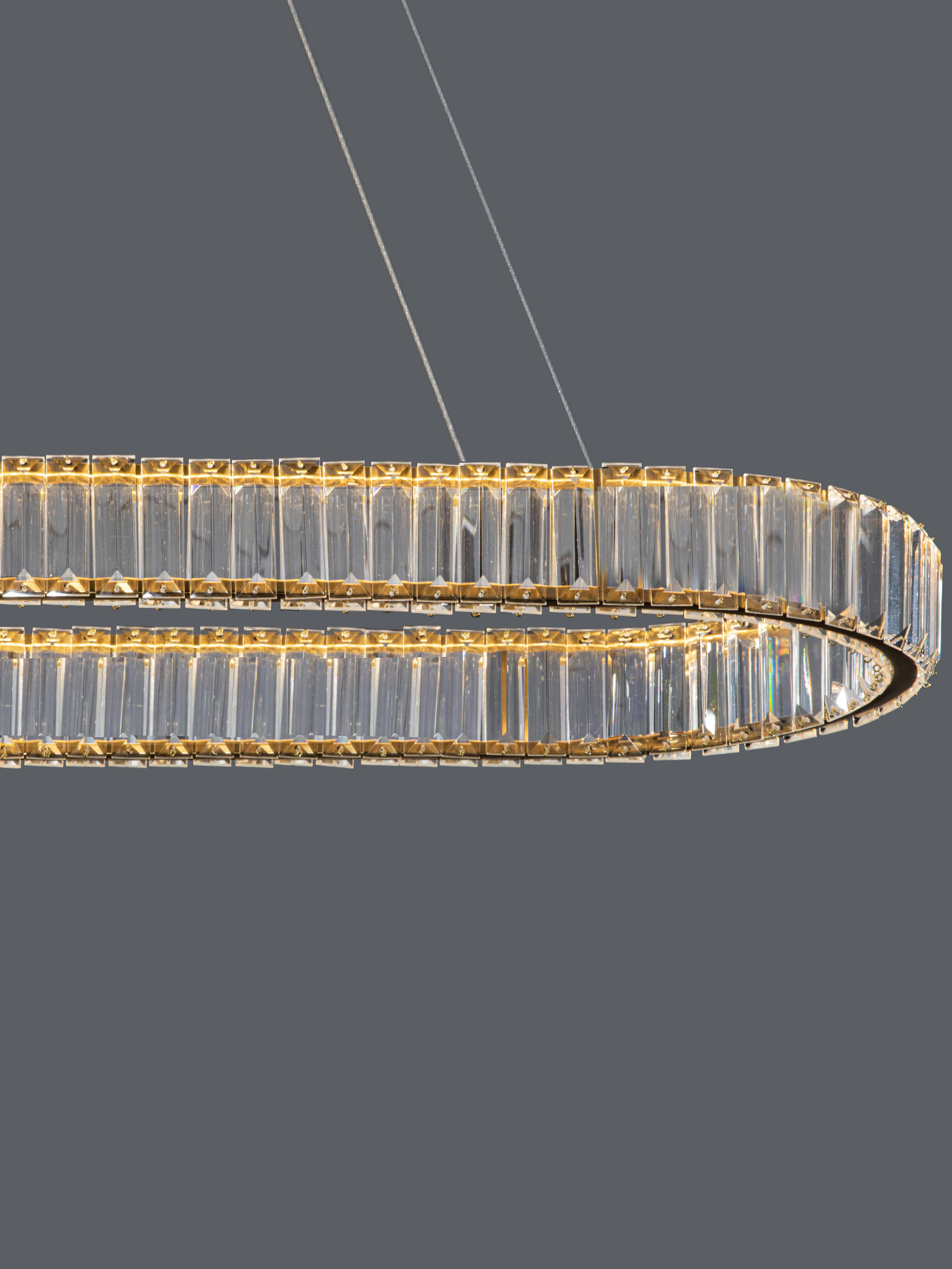 AURELIA | L 92 W 37 H 150 cm | 48 W | 3500 K | 2400 lm | IP20 | Gold | Metal/Crystal