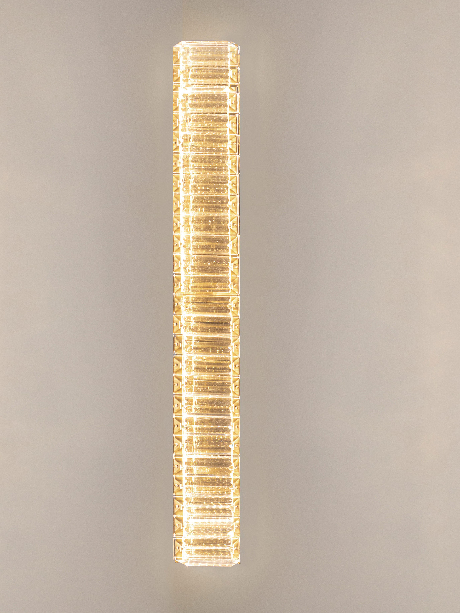 AURELIA | L 7.6 W 12 H 60 cm | 19 W | 3500 K | 950 lm | IP20 | Gold | Metal/Crystal