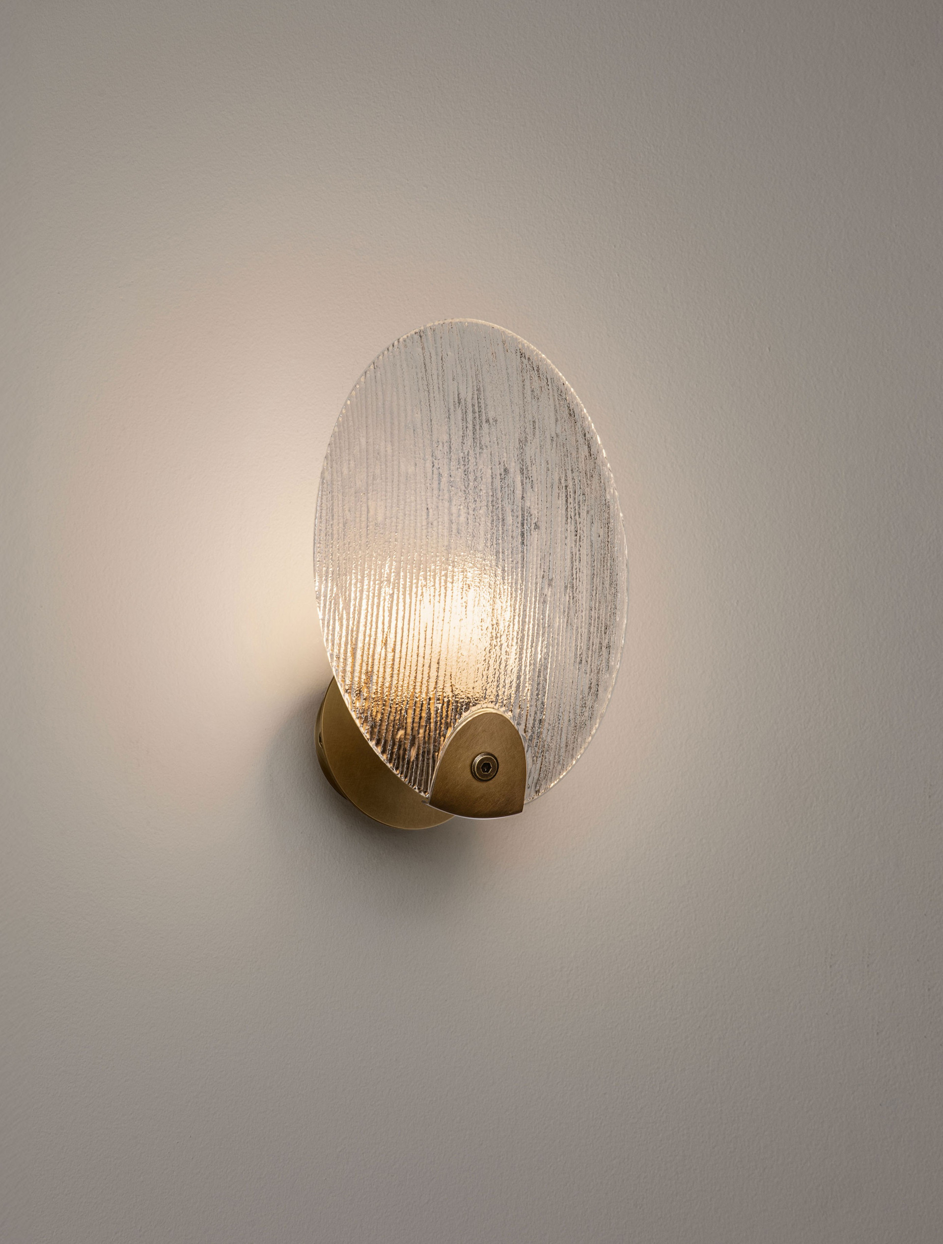 SHELINA | L 15 W 12 H 21.5 cm | 2 W | 3000 K | 130 lm | IP20 | Ottone antico | Acciaio/Vetro