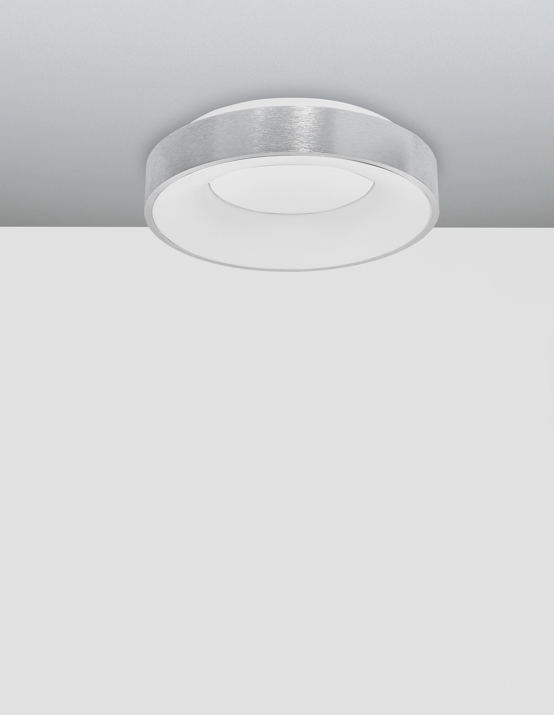 RANDO THIN | H 9 D 38 cm | 30 W | 3000 K | 1845 lm | IP20 | Silver | Aluminum/Acrylic