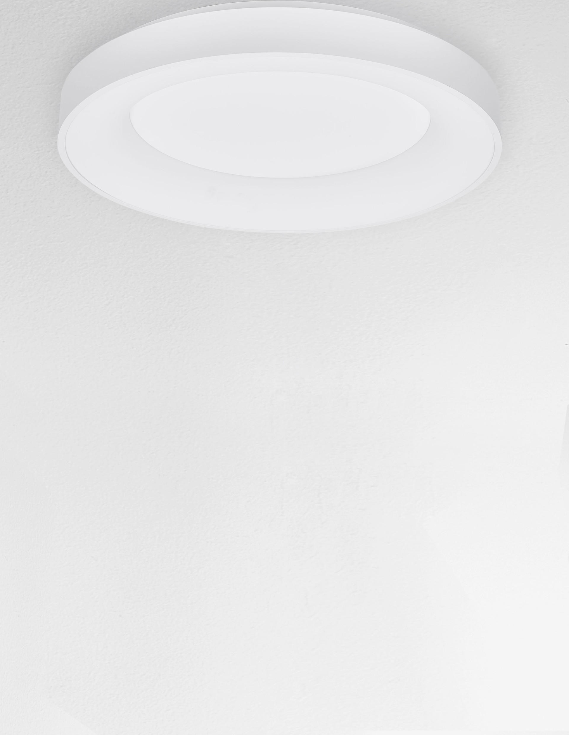 RANDO THIN | H 9 D 60 cm | 50 W | 3000 K | 2864 lm | IP20 | White | Aluminum/Acrylic