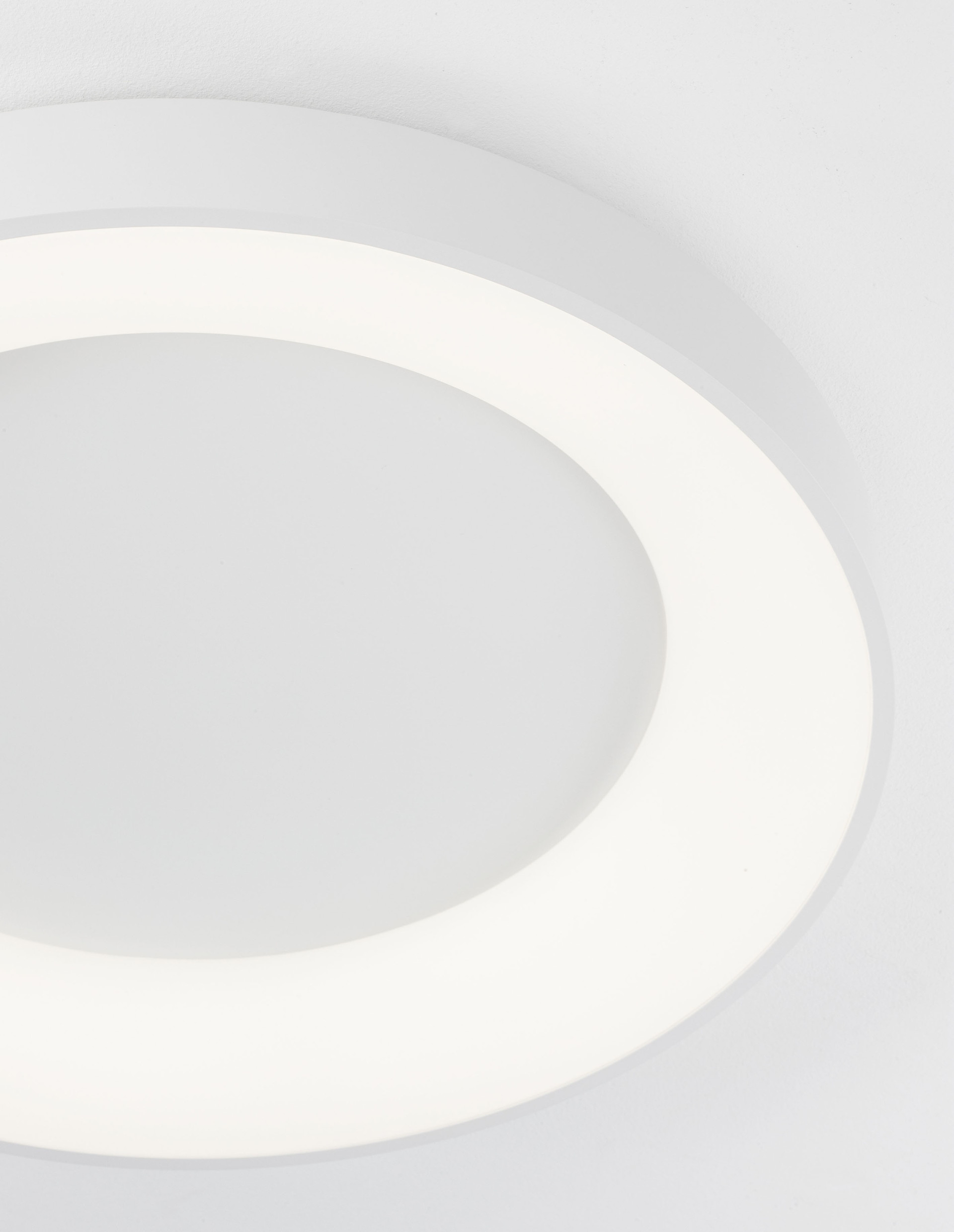 RANDO THIN | H 9 D 60 cm | 50 W | 3000 K | 2864 lm | IP20 | White | Aluminum/Acrylic