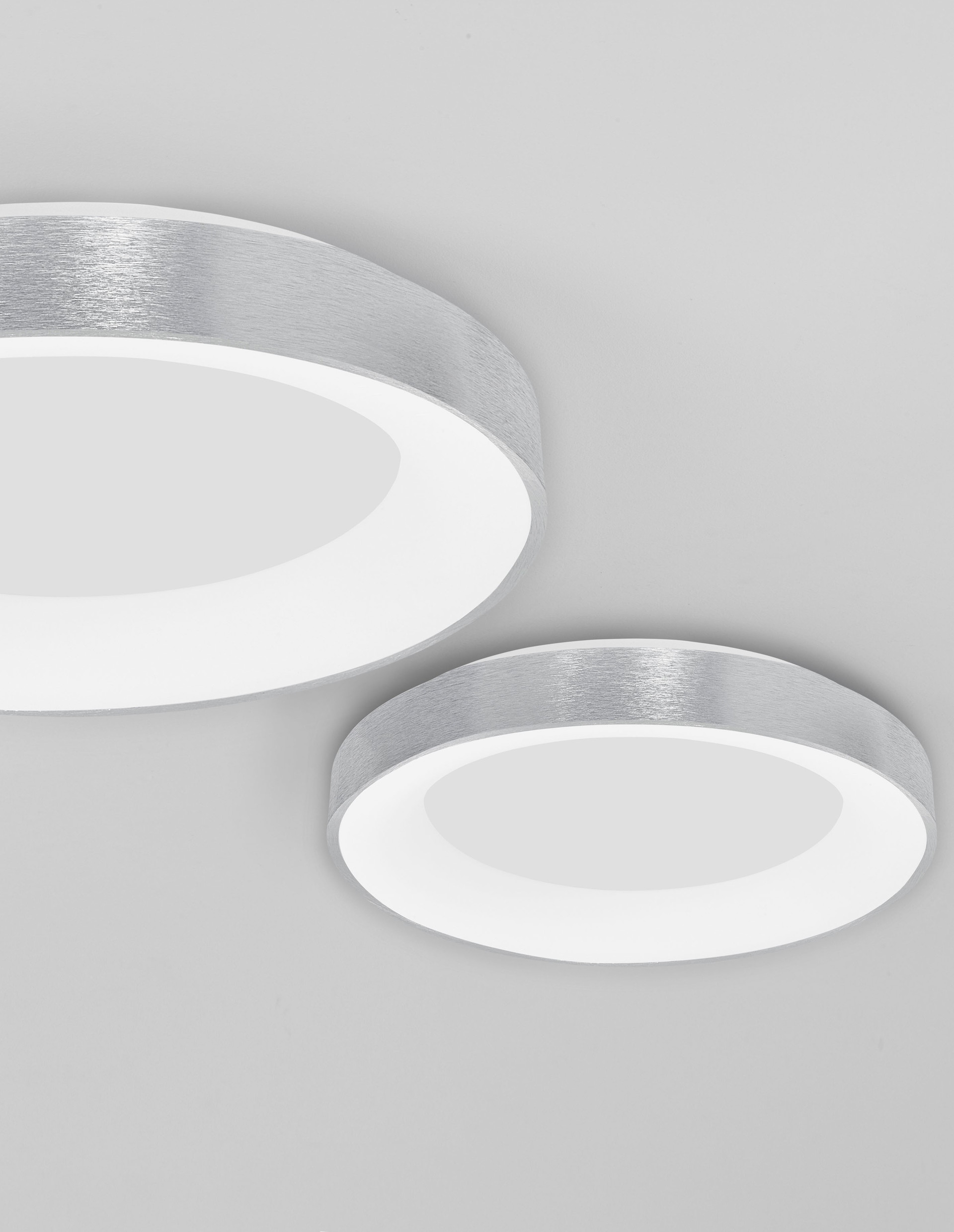 RANDO THIN | H 9 D 60 cm | 50 W | 3000 K | 2864 lm | IP20 | Silver | Aluminum/Acrylic