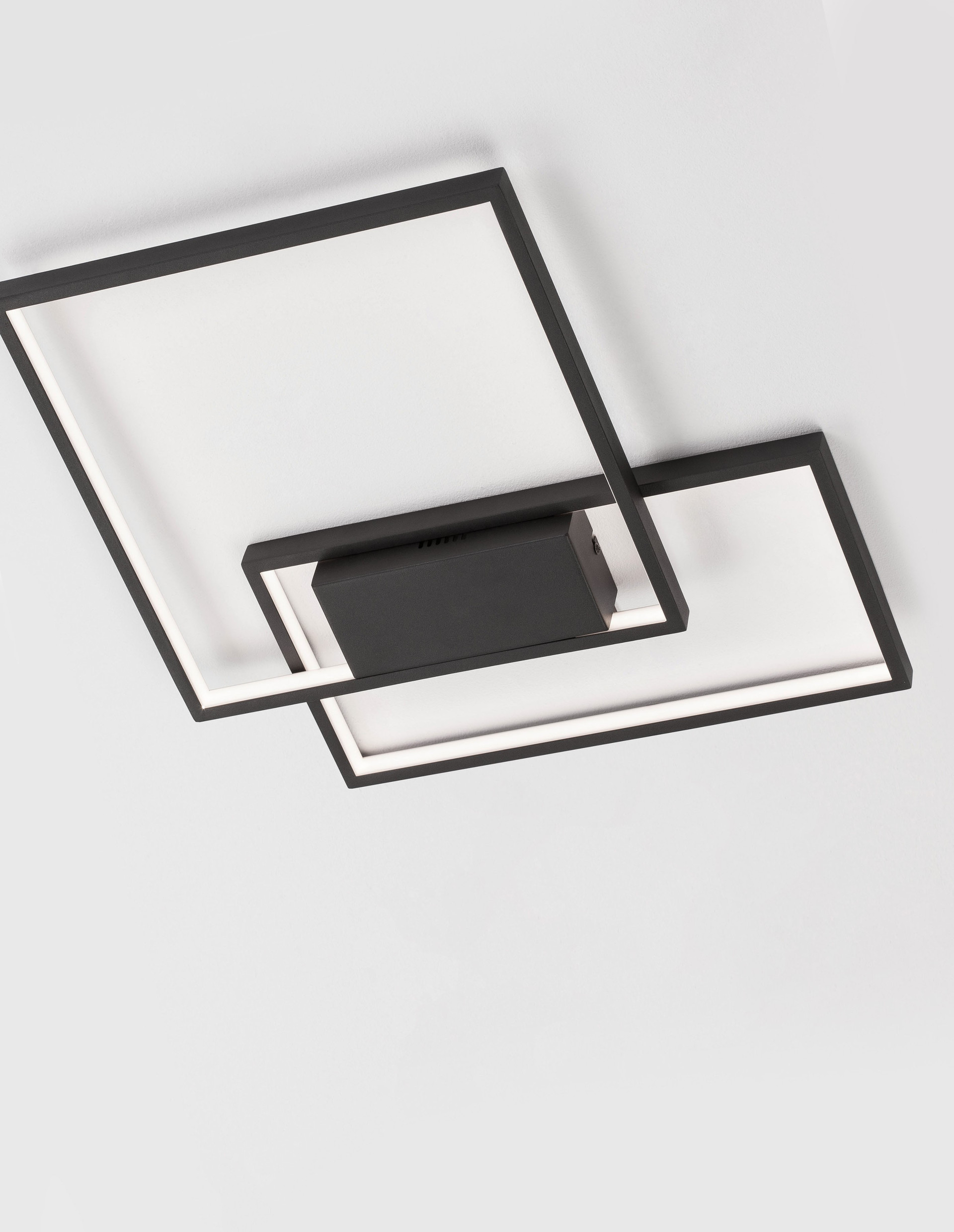 PORTO | L 45 W 45 H 4 cm | 30 W | 3000 K | 2030 lm | IP20 | Black | Steel/Aluminum/Acrylic