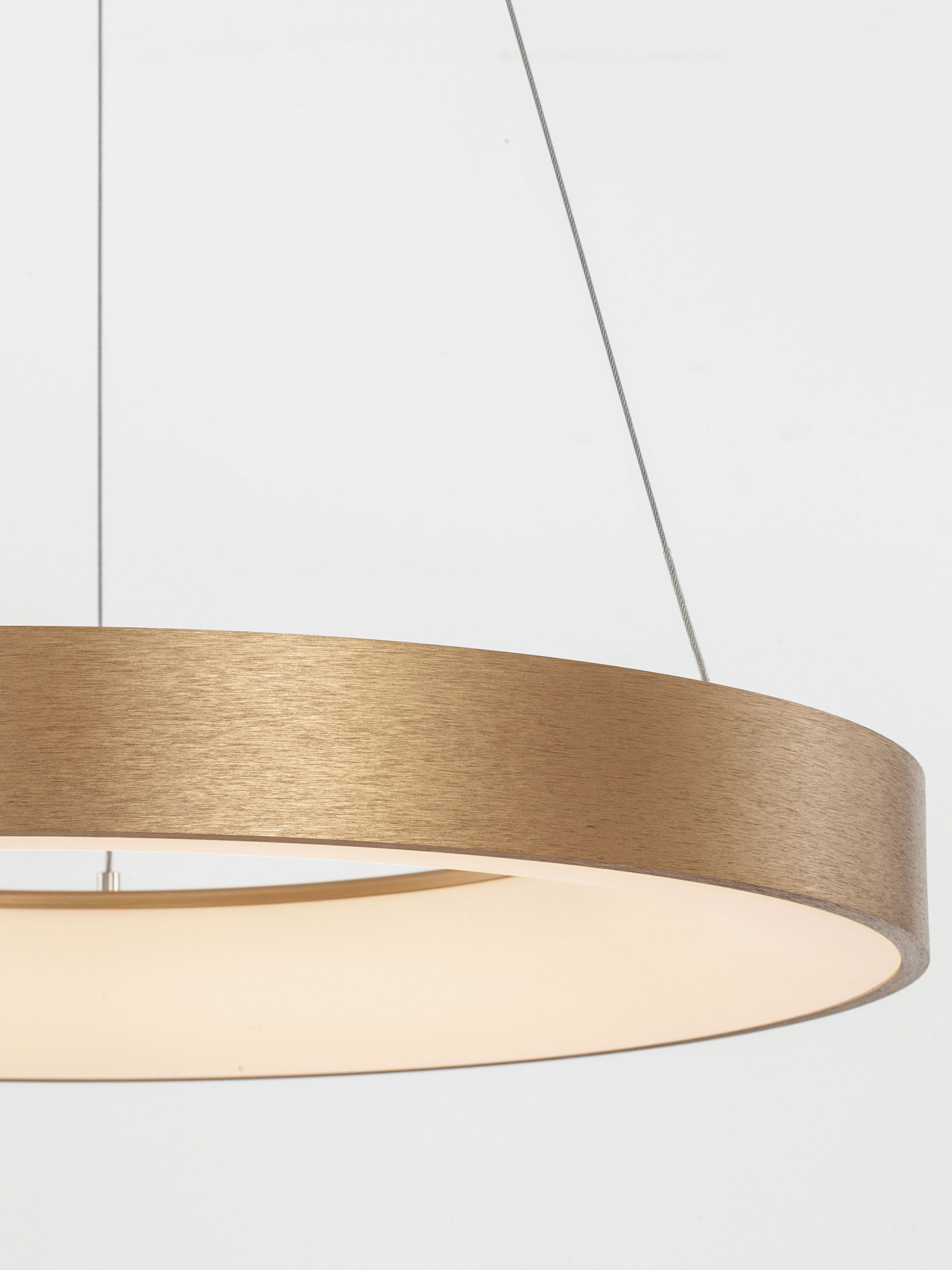 RANDO THIN | H 120 D 60 cm | 50 W | 3000 K | 2864 lm | IP20 | Gold | Aluminum/Acrylic