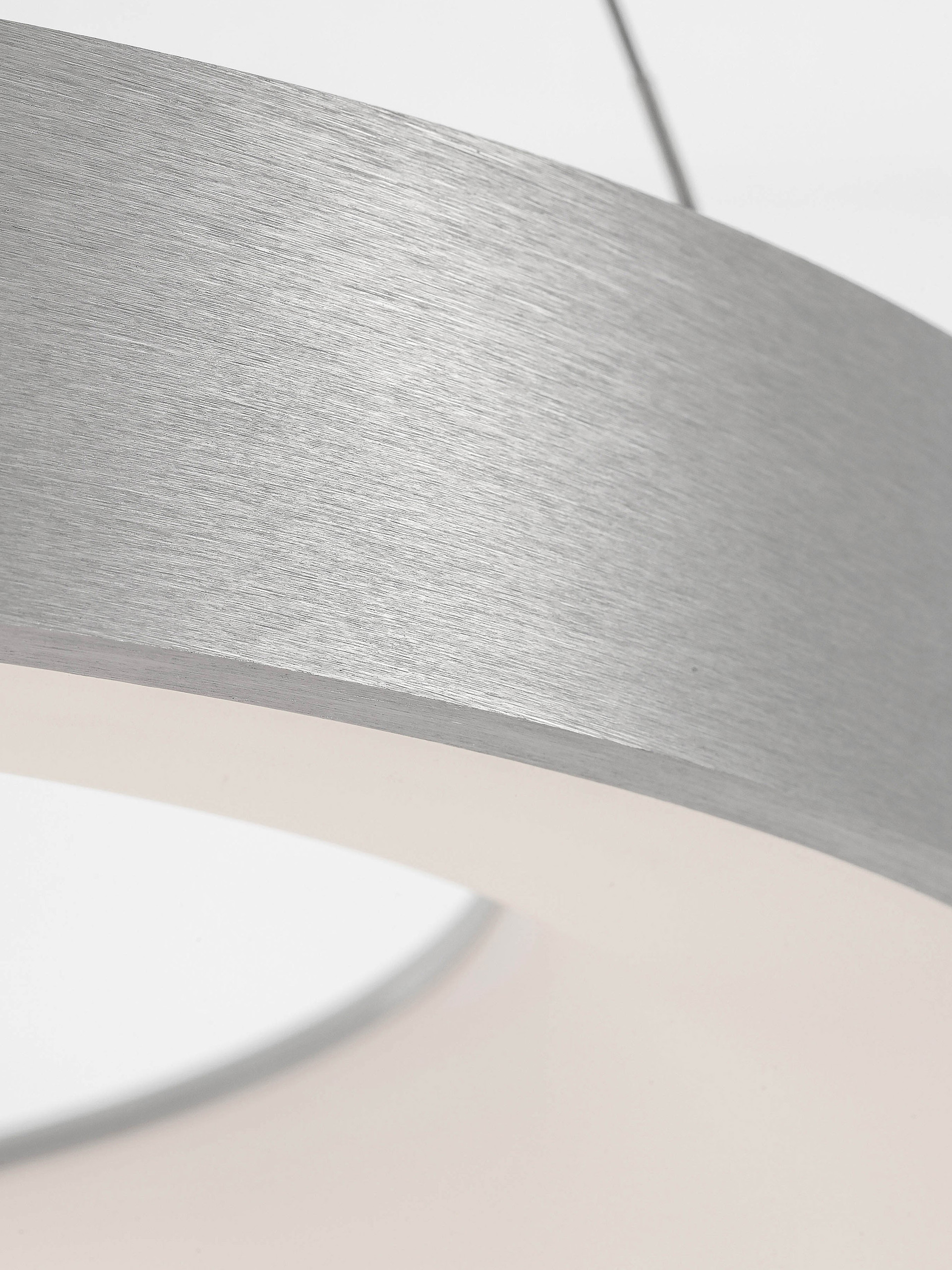 RANDO THIN | H 120 D 60 cm | 50 W | 3000 K | 2864 lm | IP20 | Silver | Aluminum/Acrylic