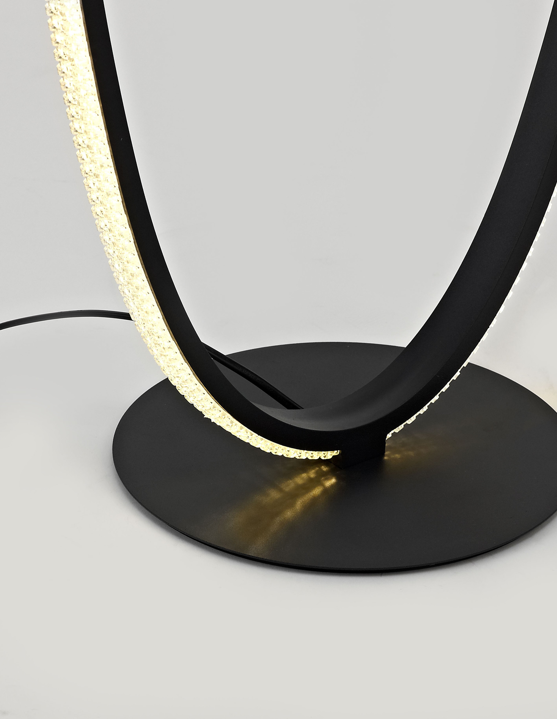 NAGER | L 41 W 25 H 125 cm | 35 W | 3000 K | 1873 lm | IP20 | Black | Aluminum/Acrylic