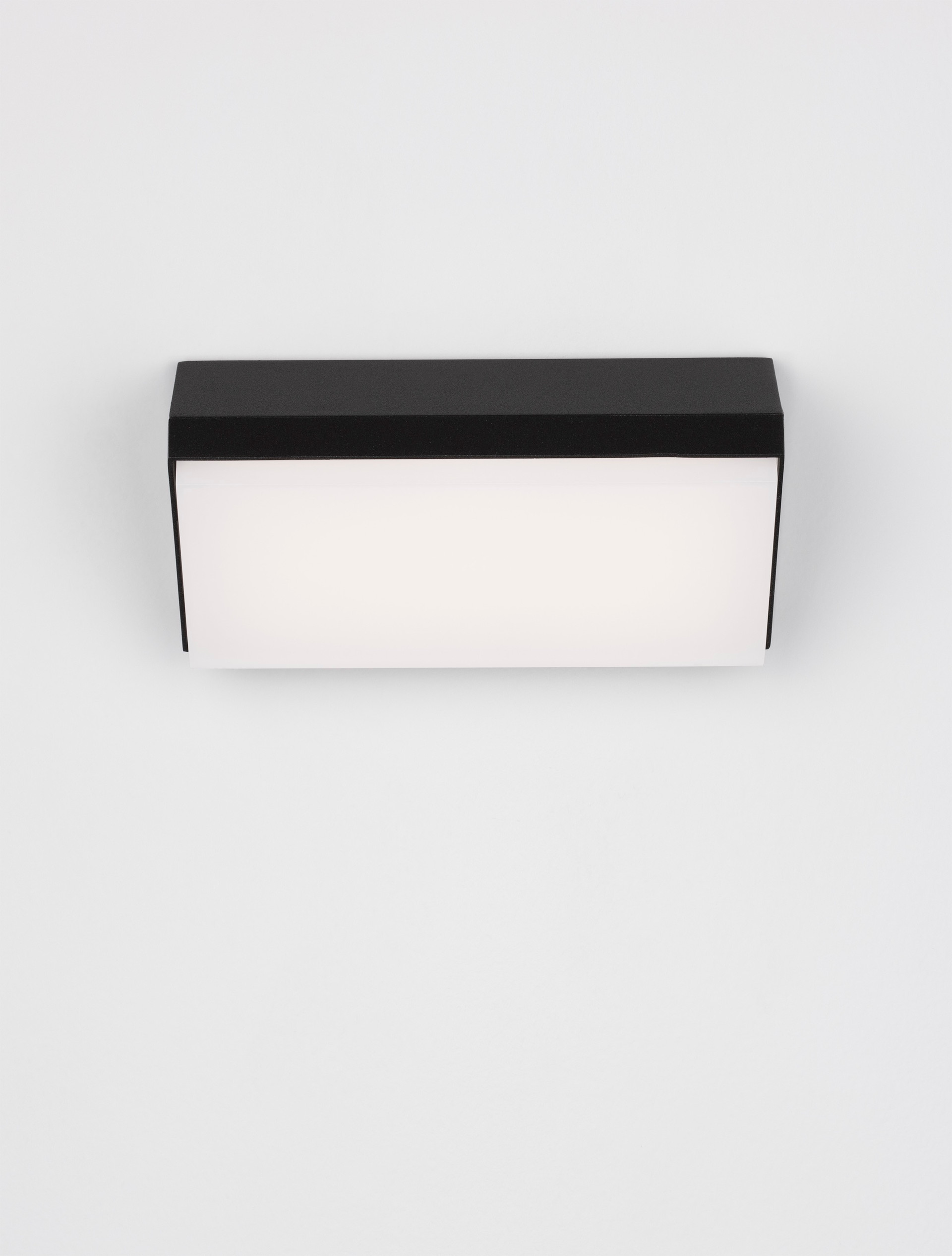 ZENON | L 18 W 7.5 H 9 cm | 10 W | 3000 K | 558 lm | IP65 | Black | Aluminum