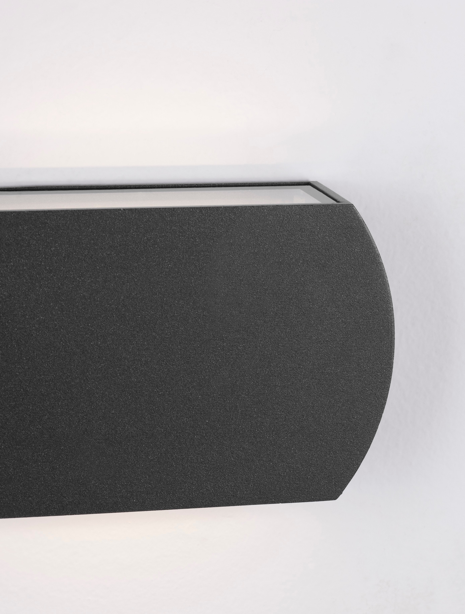 FEDOR | L 15.6 W 3.8 H 9.7 cm | 8 W | 3000 K | 282 lm | IP65 | Black | Aluminum